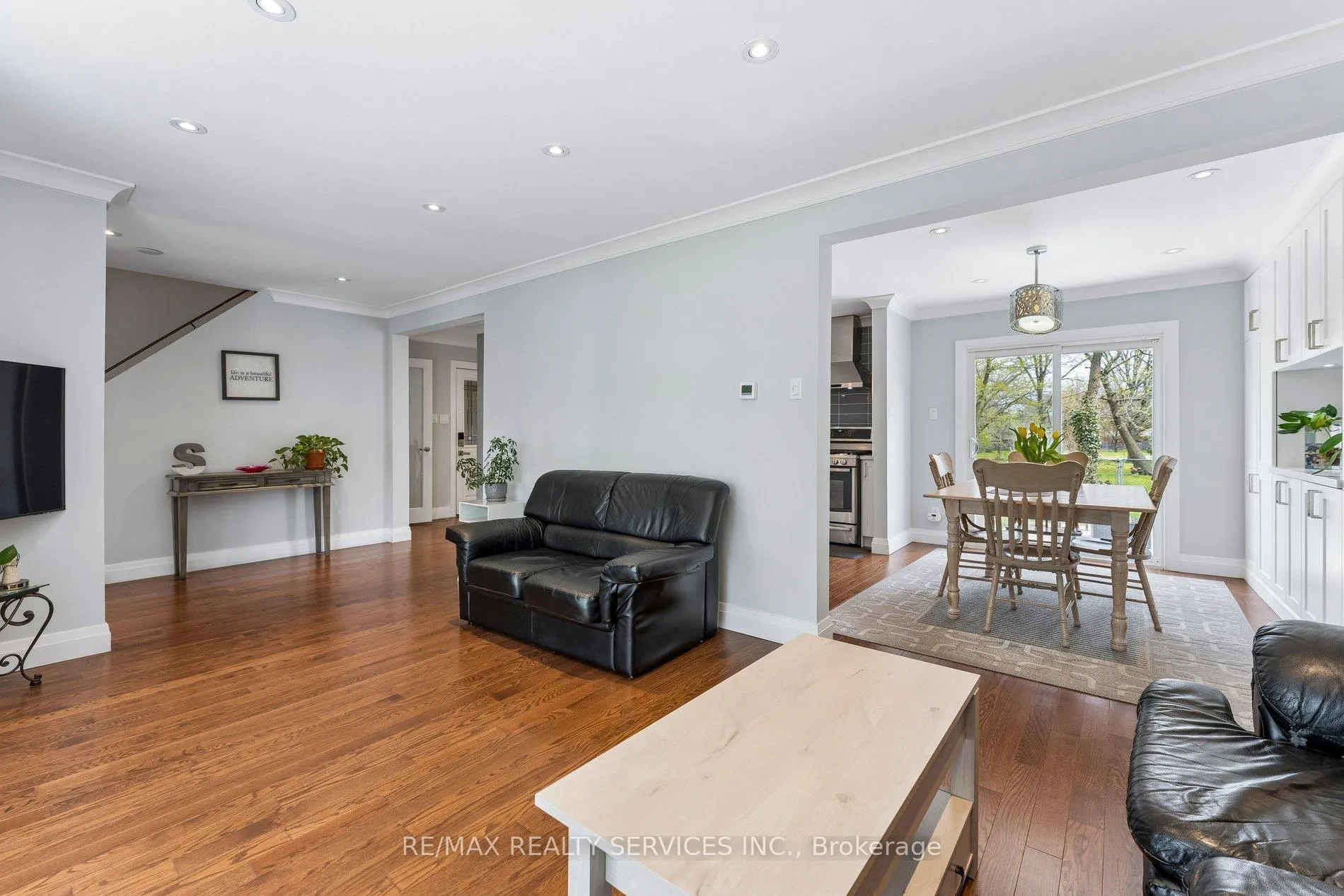 Photo 12 of 8 Donalda Place, Brampton, Southgate — HOMEH