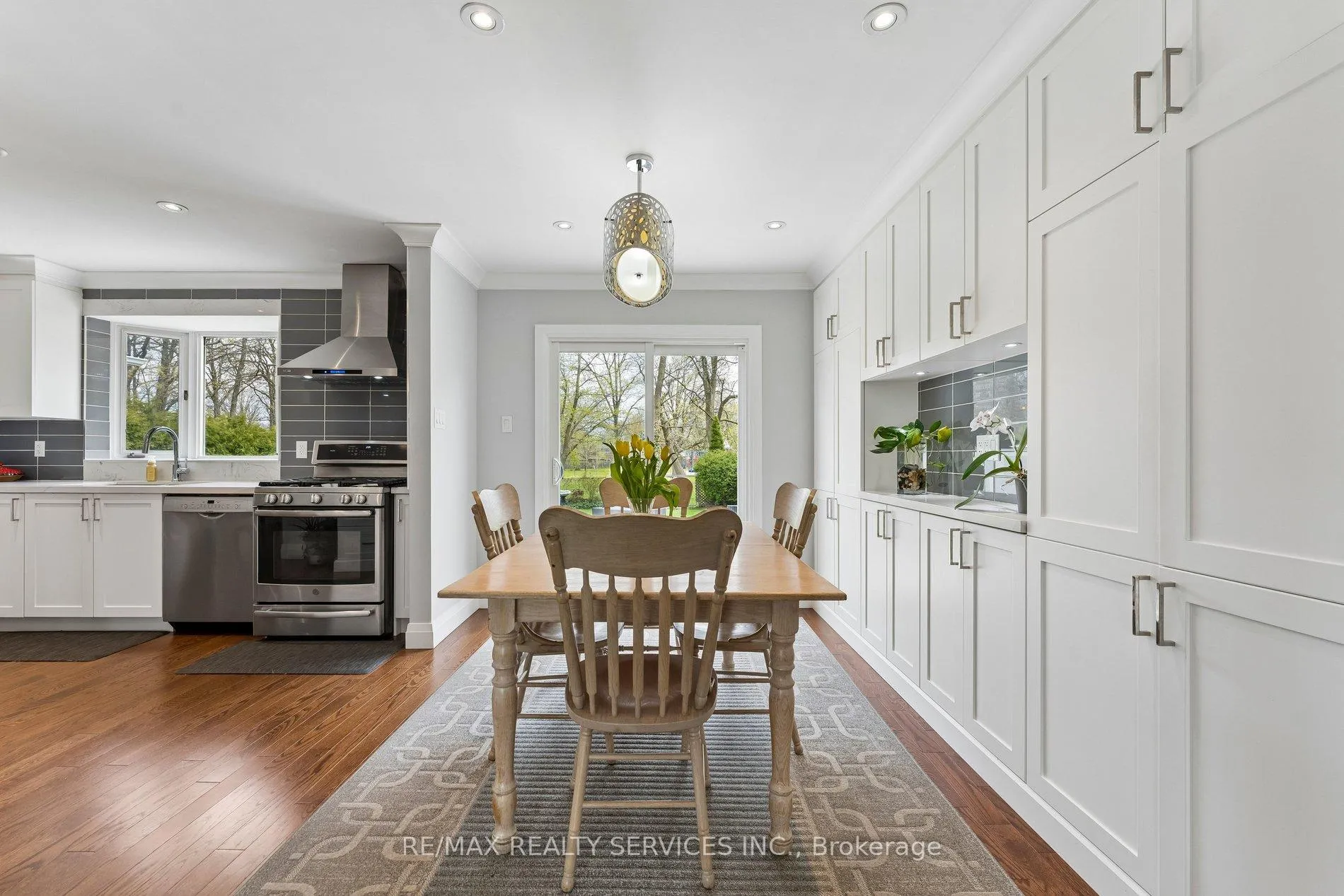 Photo 13 of 8 Donalda Place, Brampton, Southgate — HOMEH