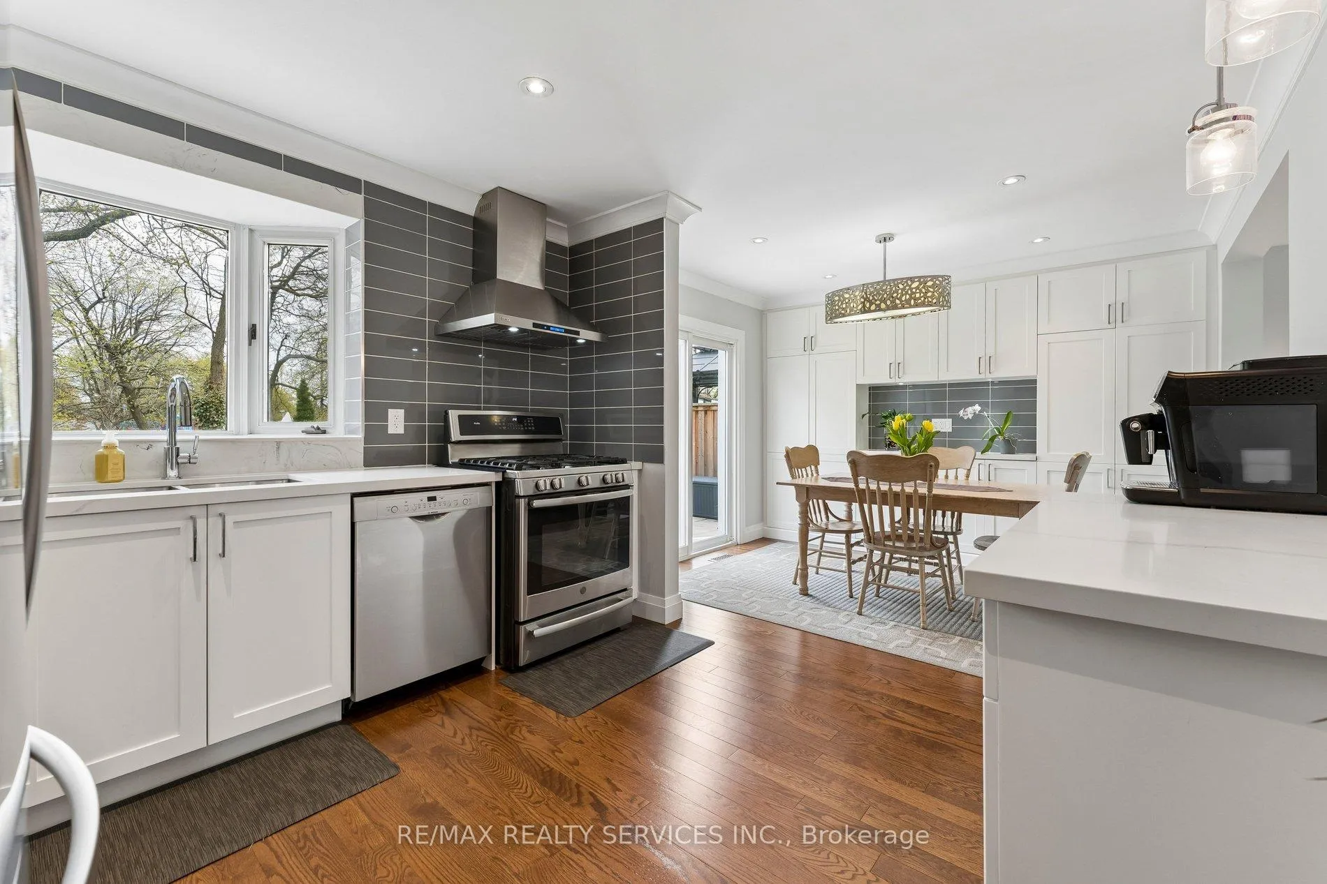 Photo 15 of 8 Donalda Place, Brampton, Southgate — HOMEH