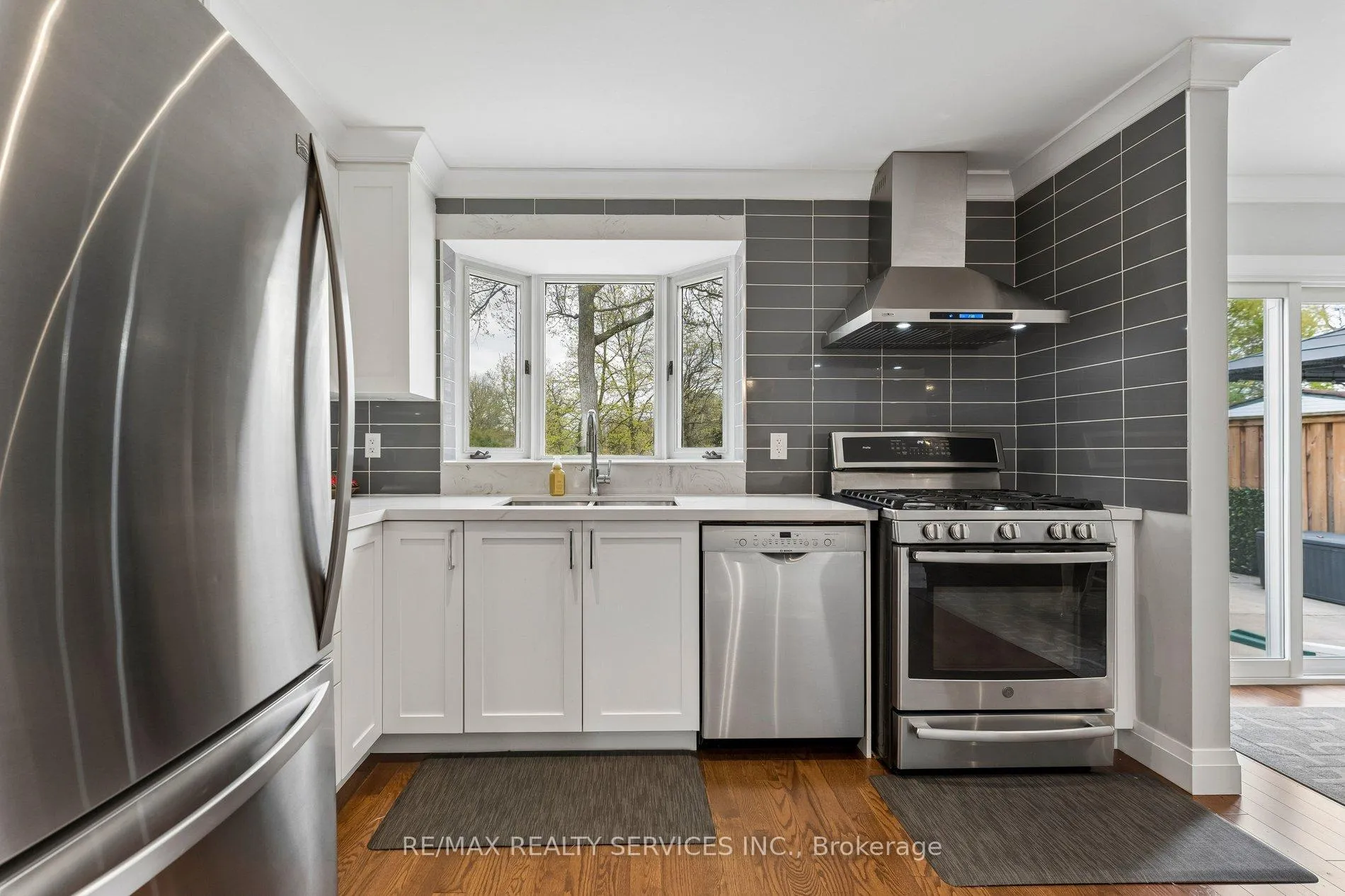 Photo 18 of 8 Donalda Place, Brampton, Southgate — HOMEH
