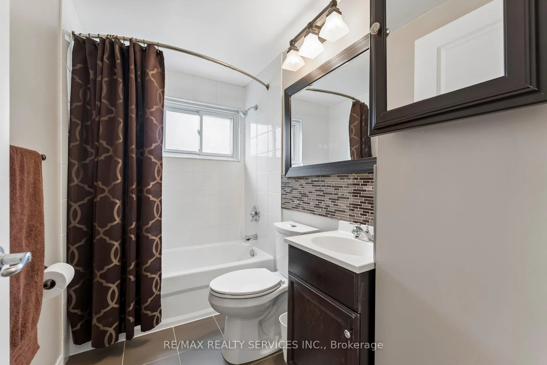 Photo 33 of 8 Donalda Place, Brampton, Southgate — HOMEH