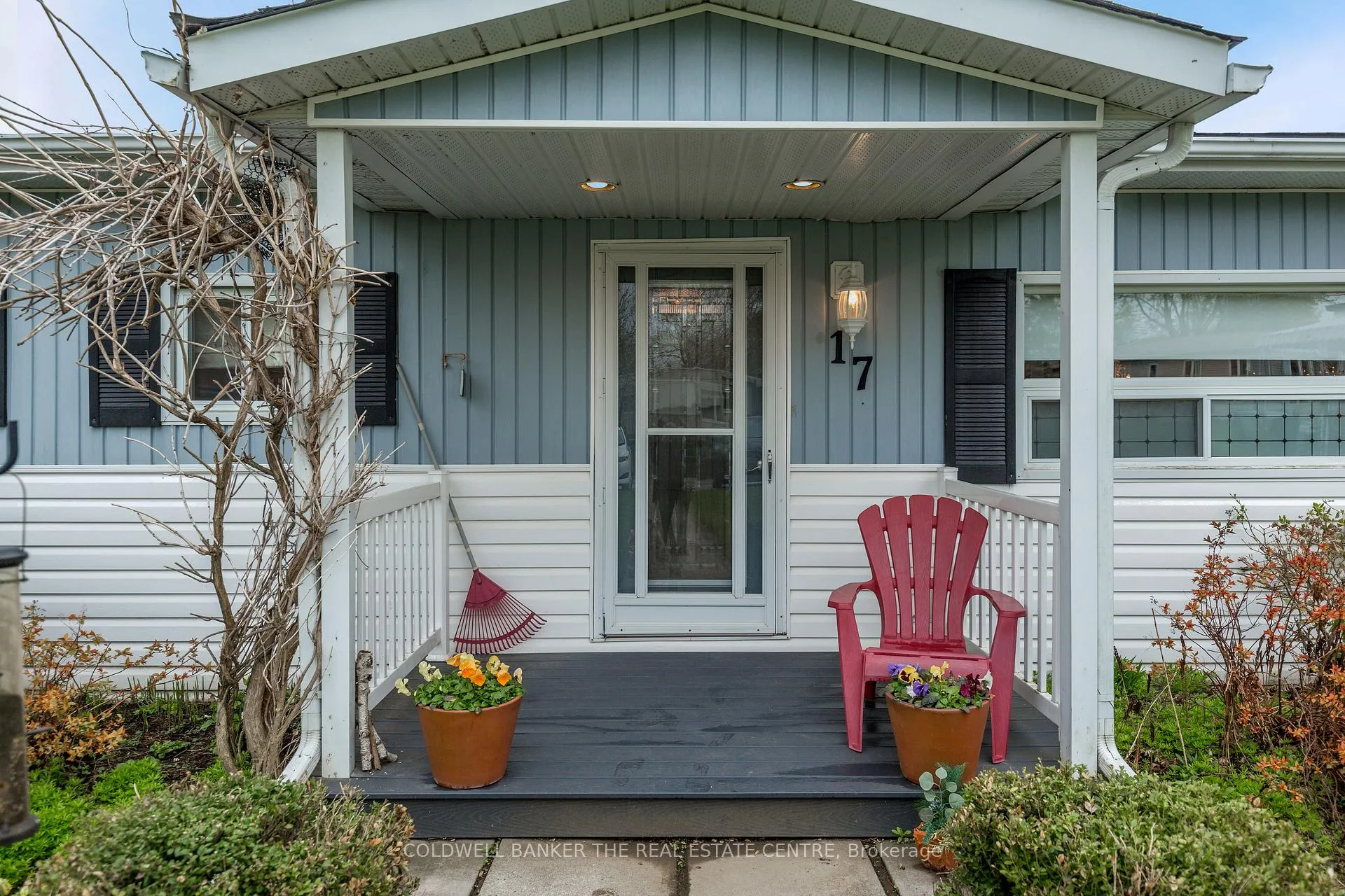 Photo 5 of 17 Trefoil Drive, Innisfil, Rural Innisfil — HOMEH