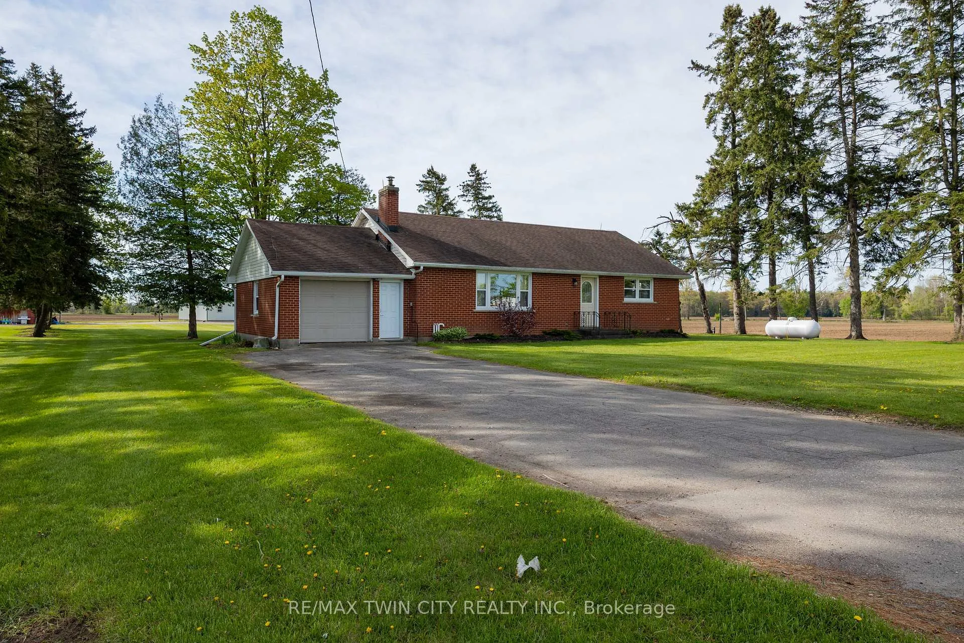 Photo 1 of 522 Ellis Avenue, Brant, Brantford Twp — HOMEH