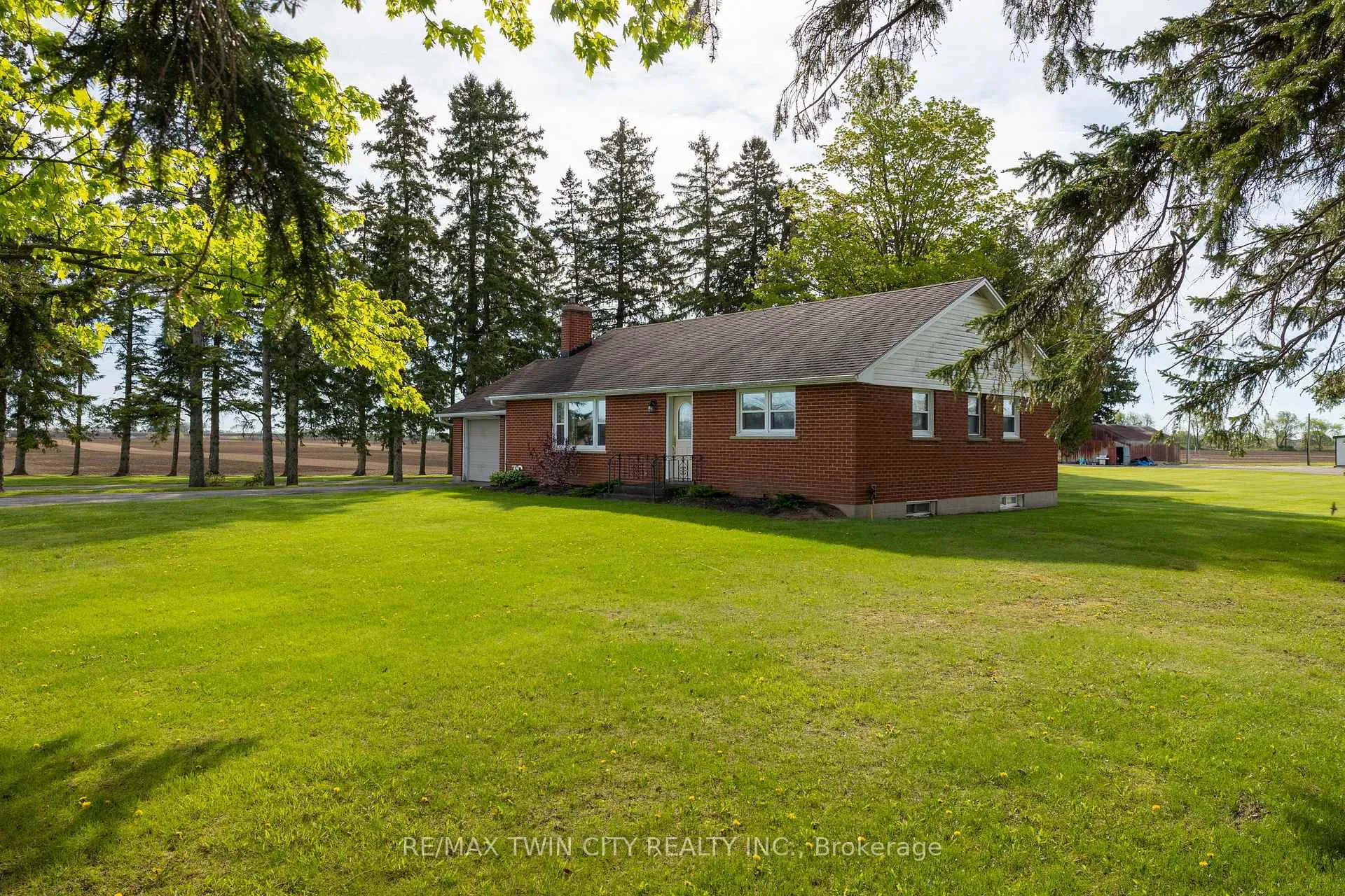 Photo 4 of 522 Ellis Avenue, Brant, Brantford Twp — HOMEH