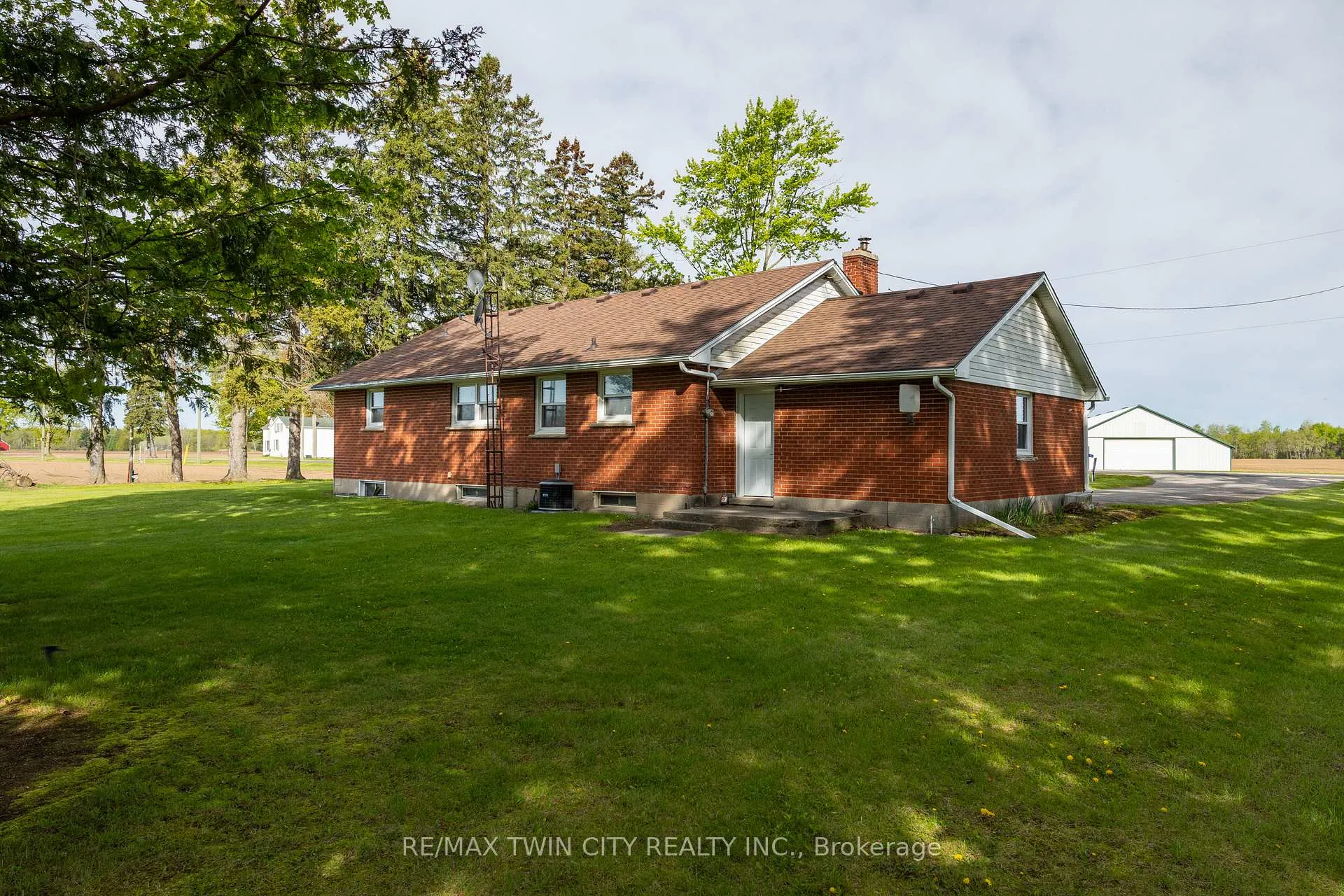 Photo 5 of 522 Ellis Avenue, Brant, Brantford Twp — HOMEH