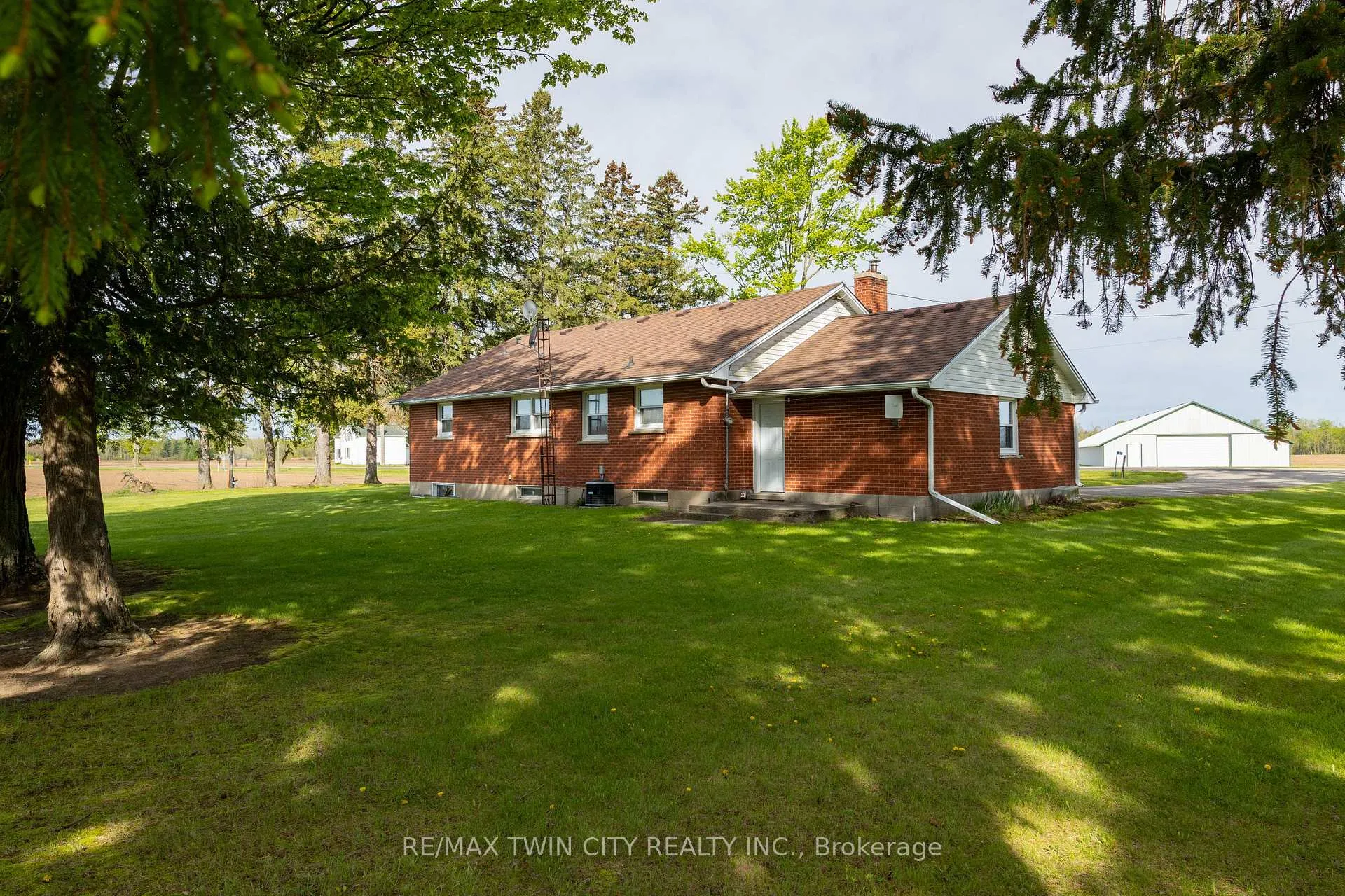 Photo 6 of 522 Ellis Avenue, Brant, Brantford Twp — HOMEH
