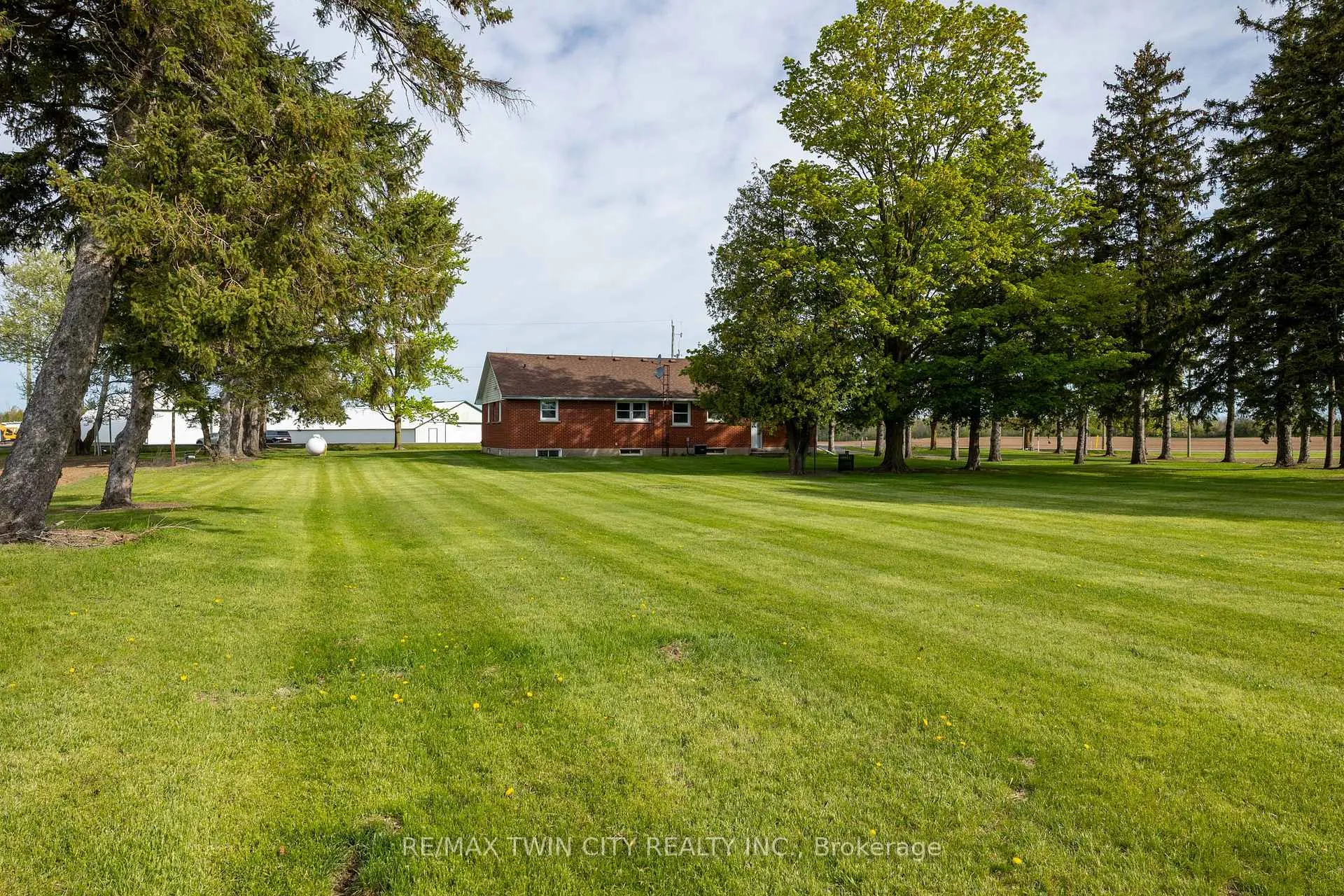 Photo 8 of 522 Ellis Avenue, Brant, Brantford Twp — HOMEH