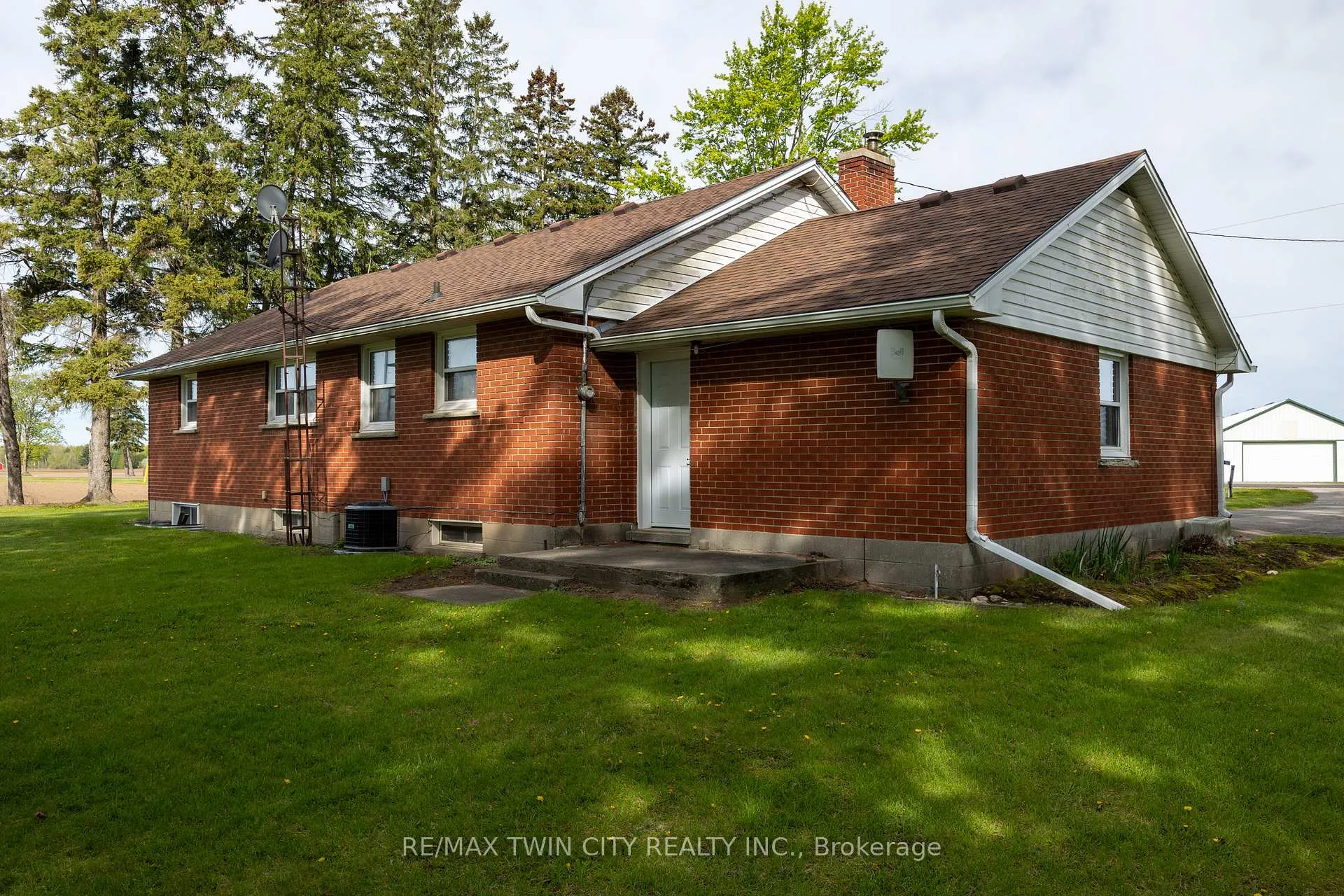 Photo 10 of 522 Ellis Avenue, Brant, Brantford Twp — HOMEH