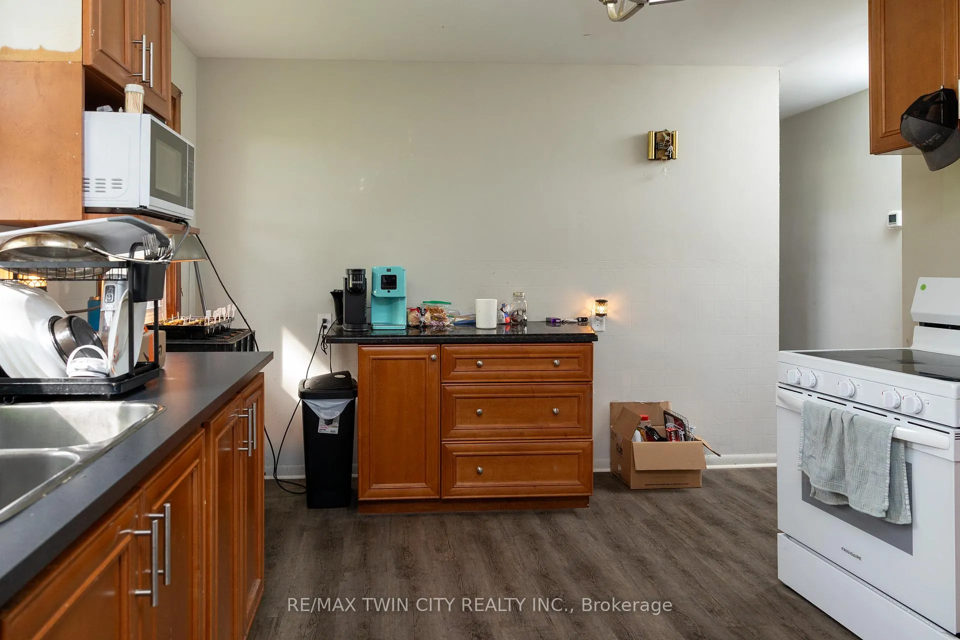 Photo 13 of 522 Ellis Avenue, Brant, Brantford Twp — HOMEH