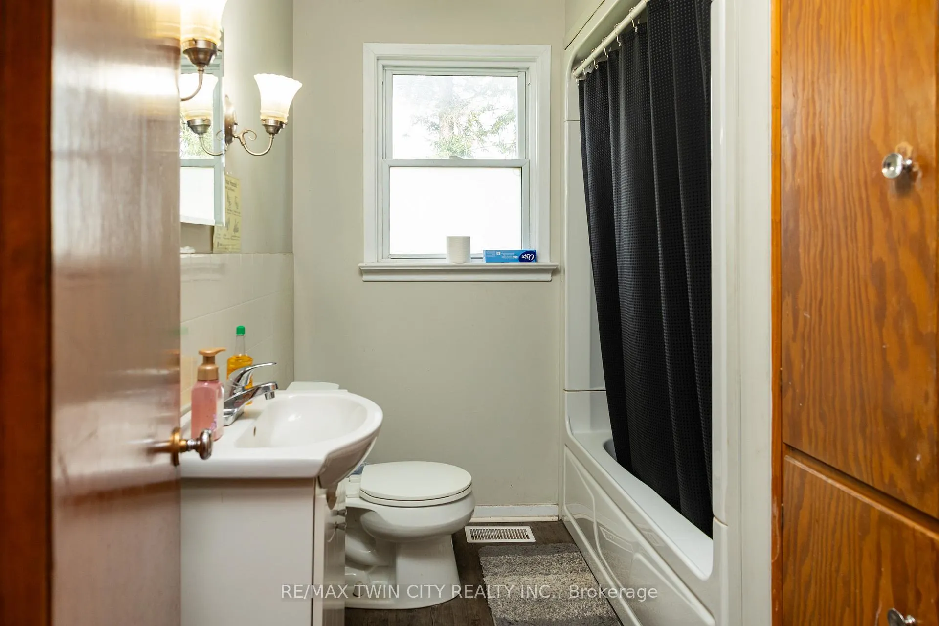 Photo 19 of 522 Ellis Avenue, Brant, Brantford Twp — HOMEH
