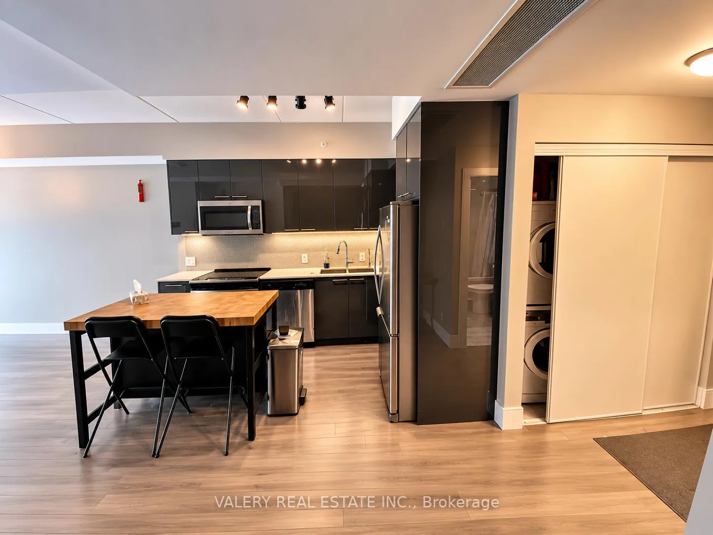 Photo 3 of Unit 519, 15 Prince Albert Blvd, Kitchener, Mount Hope Huron Park — HOMEH