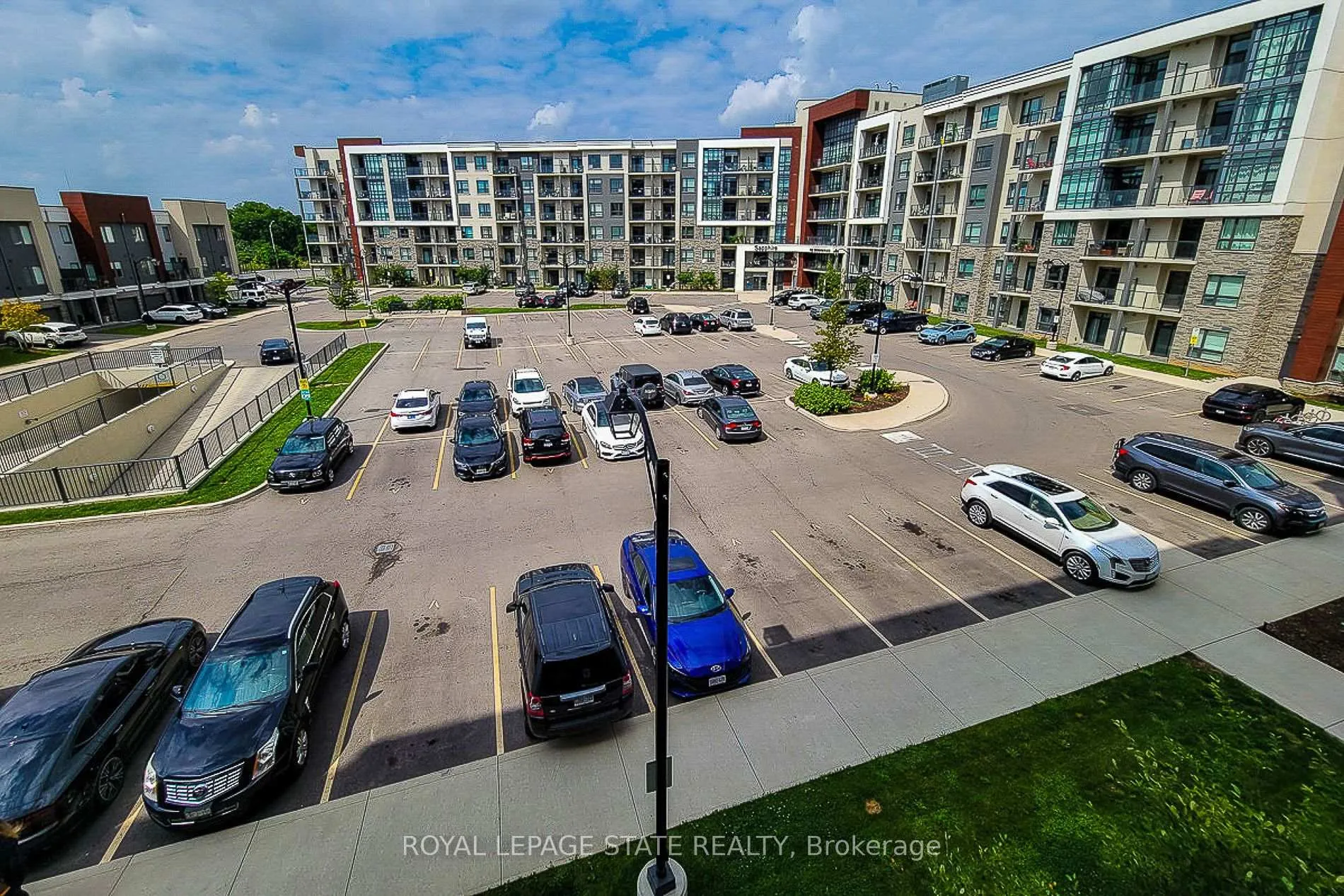 Photo 3 of Unit 628, 125 Shoreview Place, Hamilton, Lakeshore — HOMEH