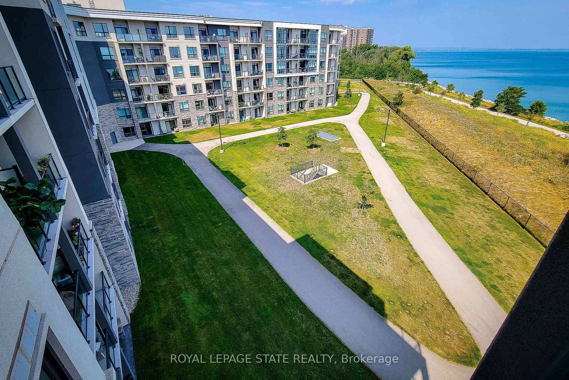 Photo 7 of Unit 628, 125 Shoreview Place, Hamilton, Lakeshore — HOMEH