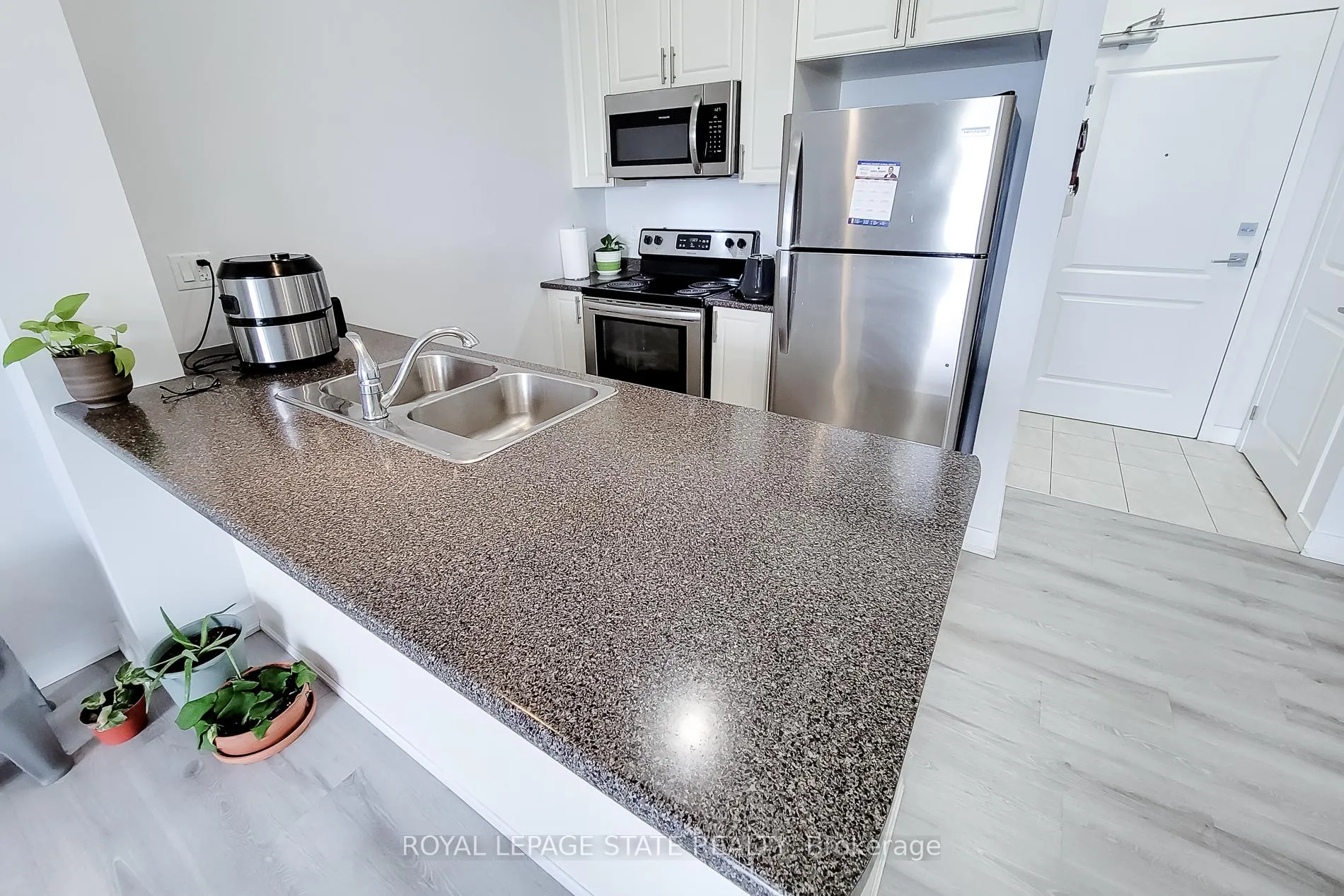 Photo 25 of Unit 628, 125 Shoreview Place, Hamilton, Lakeshore — HOMEH