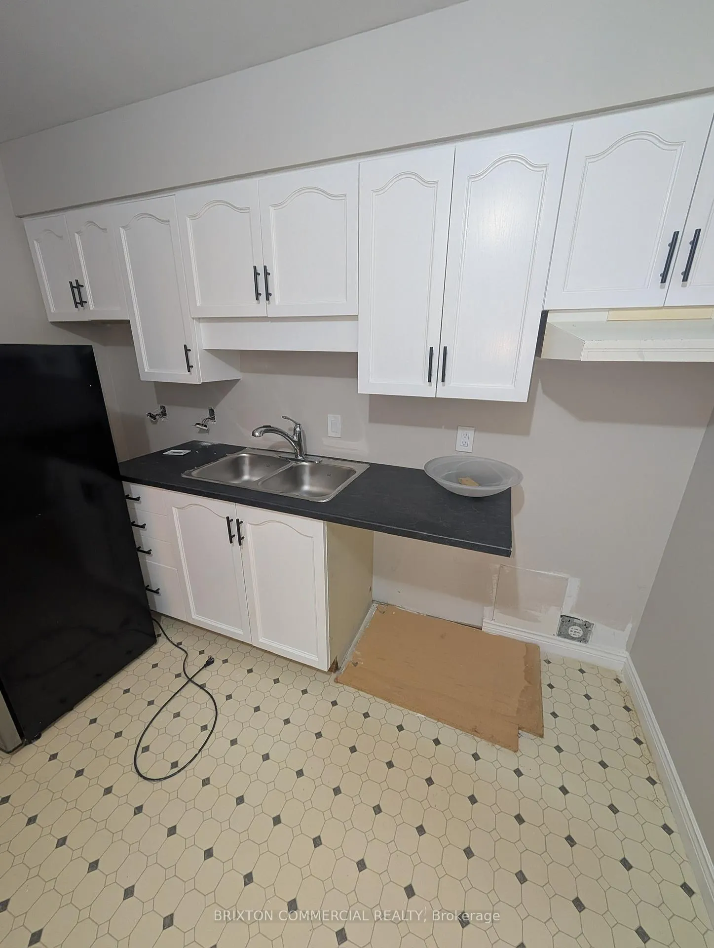 Photo 1 of Unit 304, 75 Elm Street, St. Thomas — HOMEH