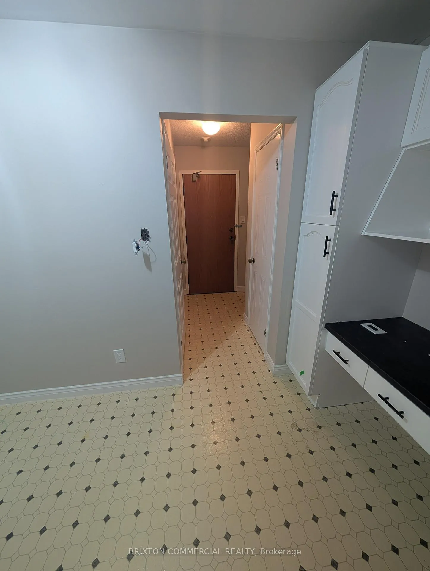 Photo 8 of Unit 304, 75 Elm Street, St. Thomas — HOMEH