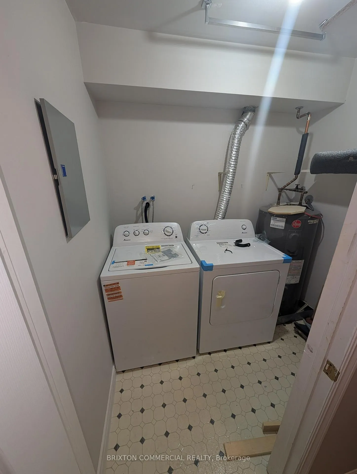Photo 9 of Unit 304, 75 Elm Street, St. Thomas — HOMEH