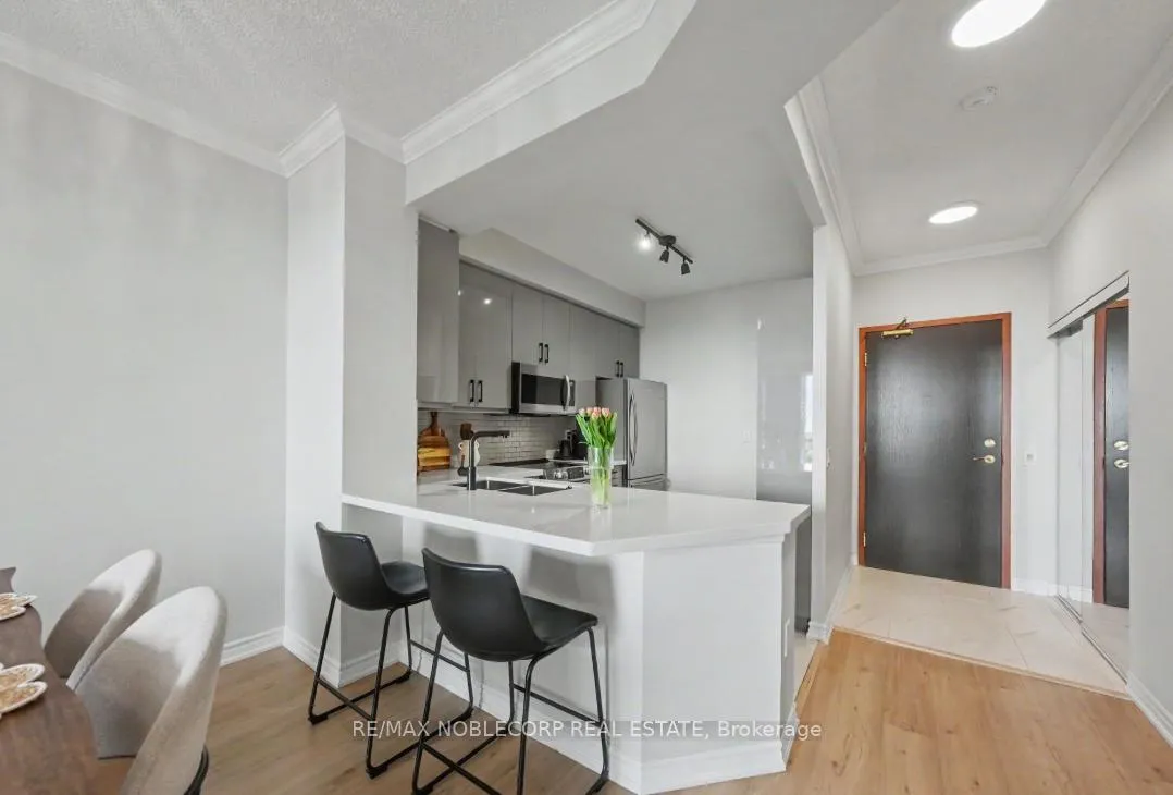 Photo 2 of Unit 709, 1 Belvedere Court, Brampton, Downtown Brampton — HOMEH