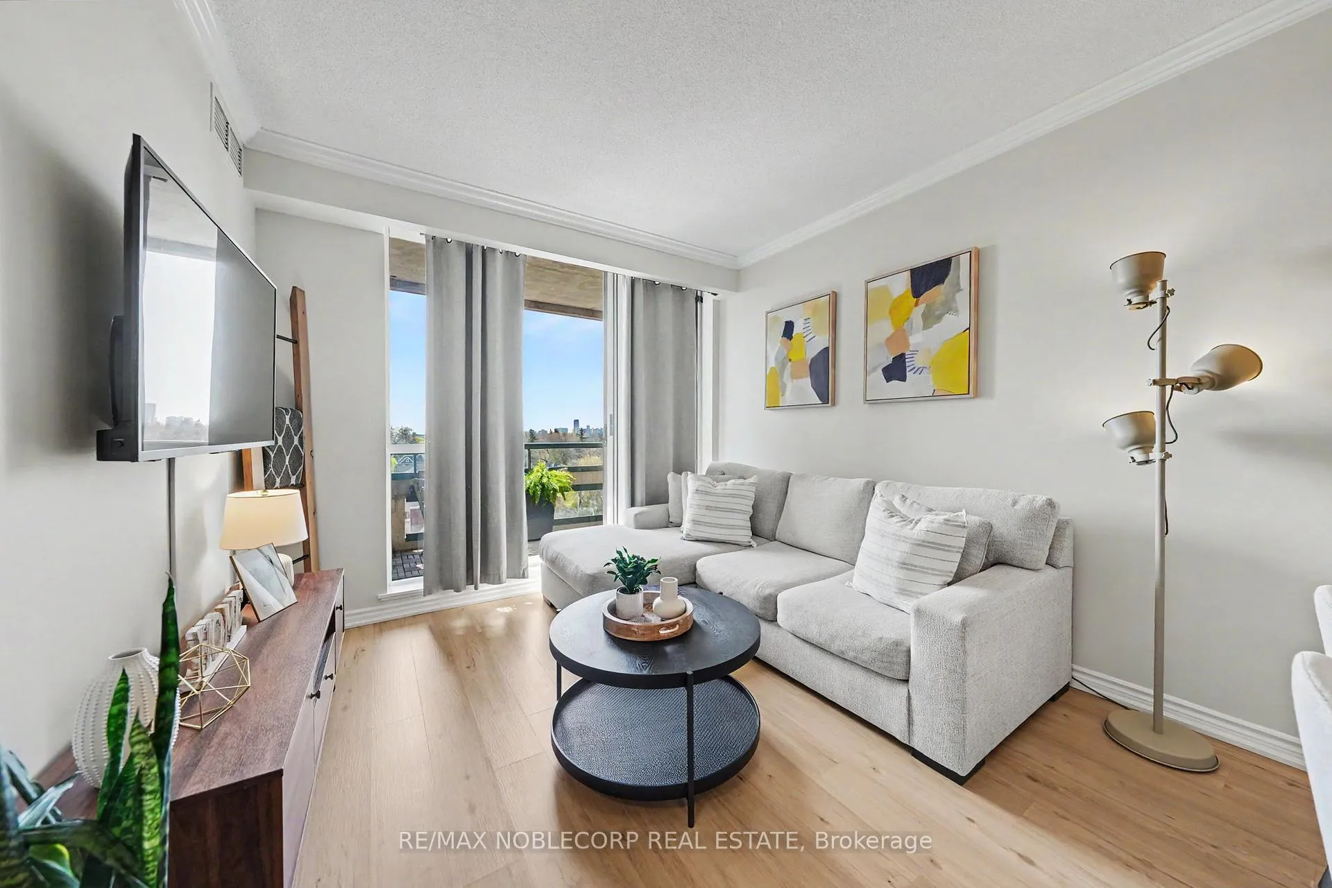 Photo 10 of Unit 709, 1 Belvedere Court, Brampton, Downtown Brampton — HOMEH