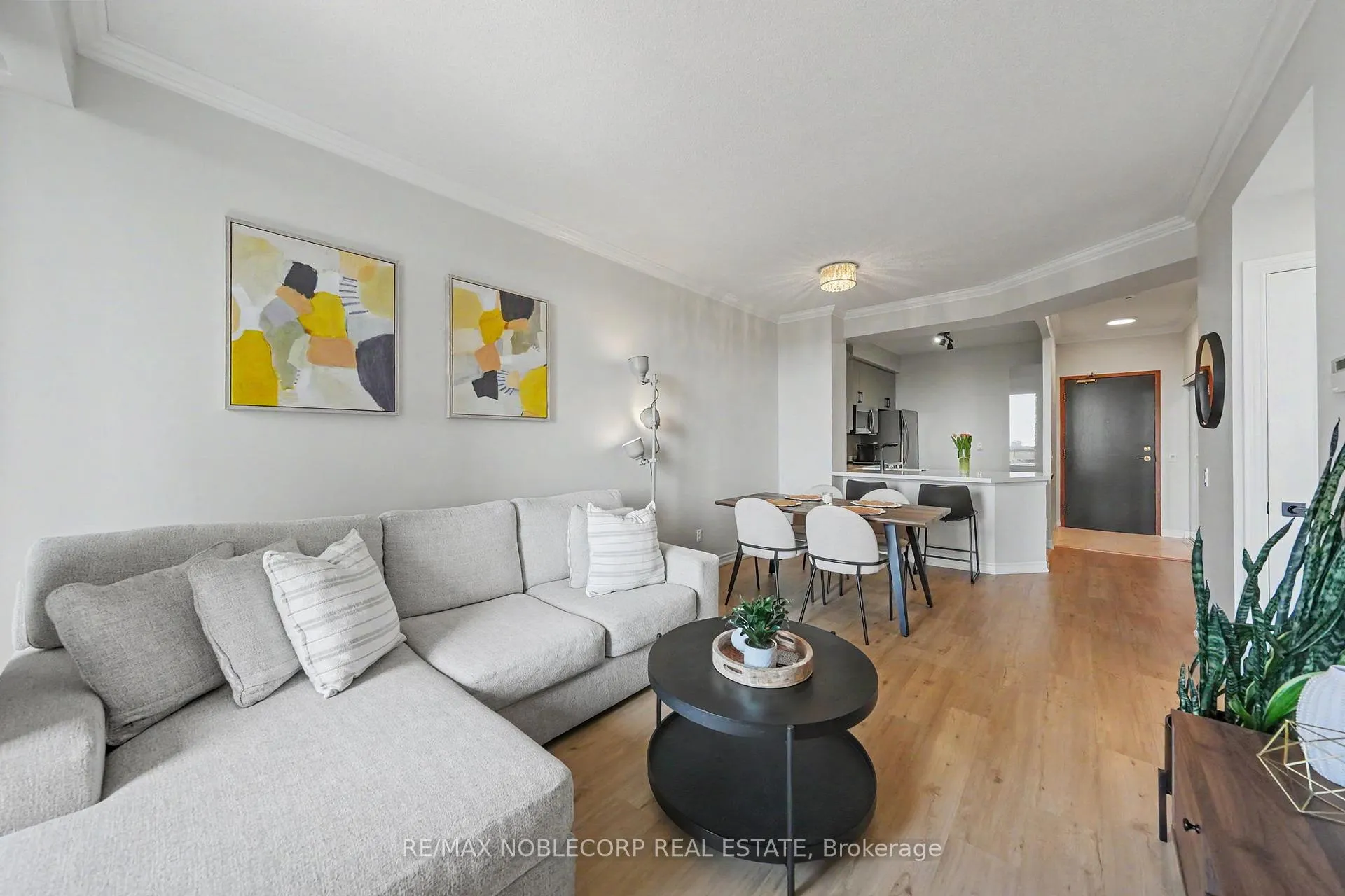 Photo 11 of Unit 709, 1 Belvedere Court, Brampton, Downtown Brampton — HOMEH