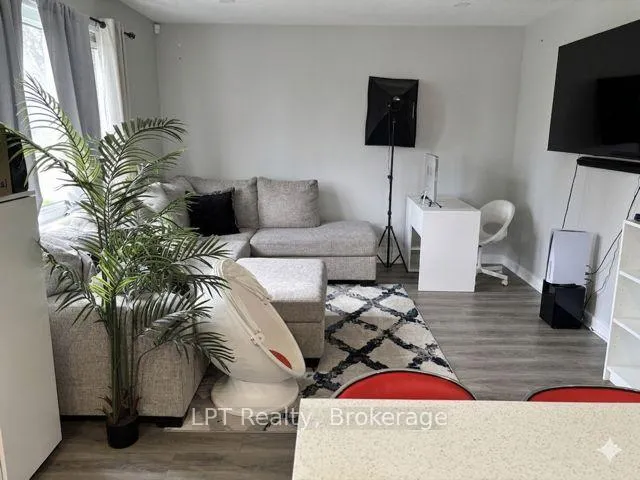 Photo 3 of 325 Baldwin Street, Oshawa, Donevan — HOMEH
