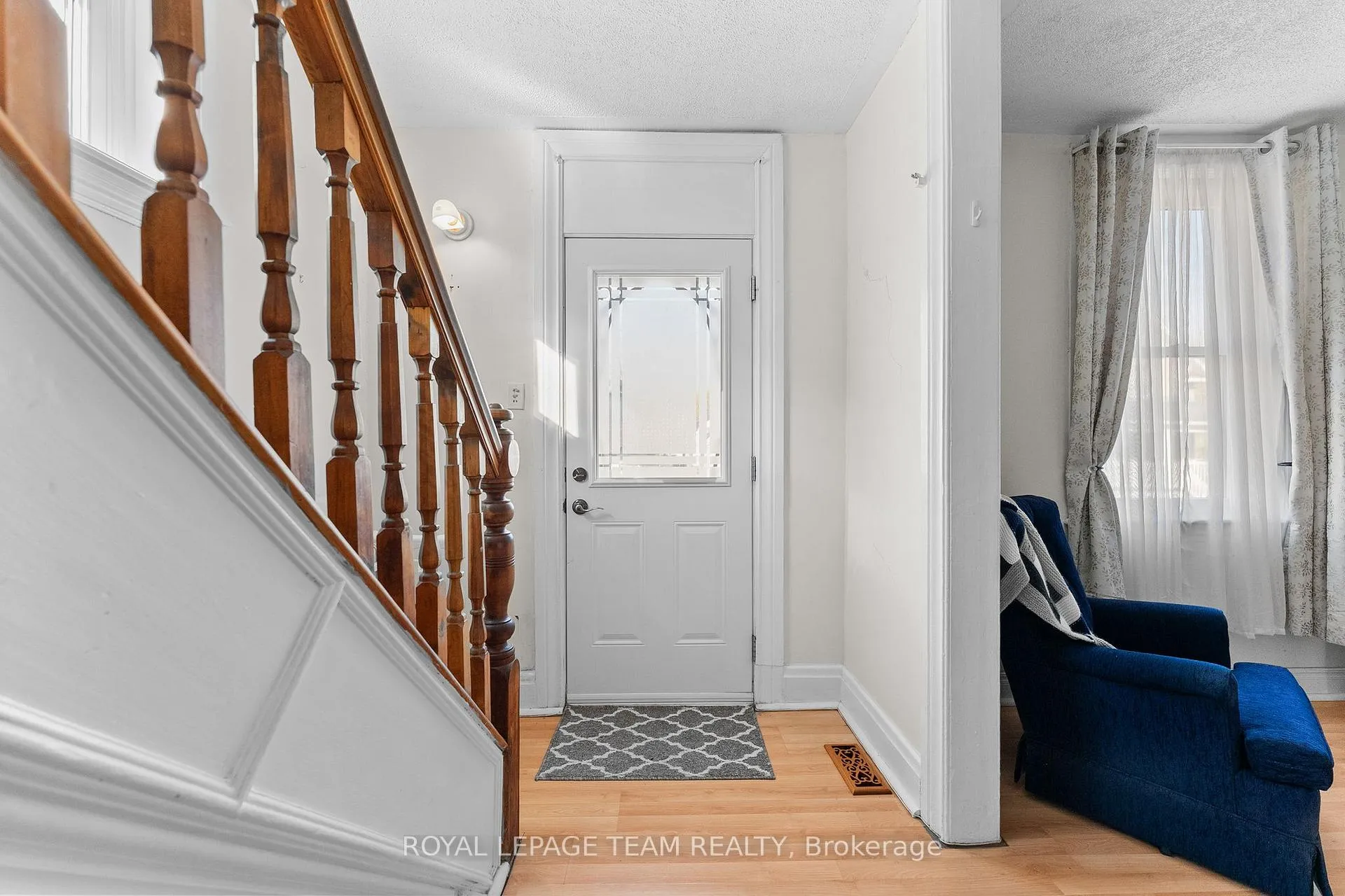 Photo 5 of 113 Queen Street N, Renfrew — HOMEH