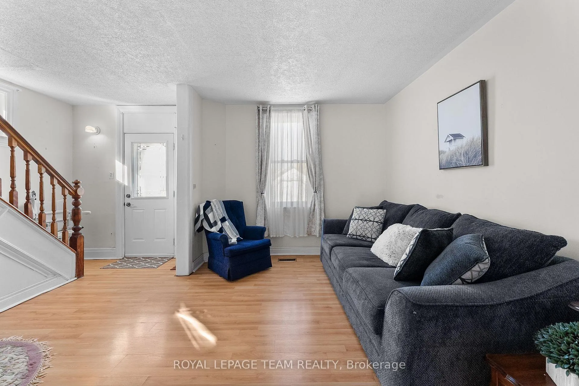Photo 6 of 113 Queen Street N, Renfrew — HOMEH