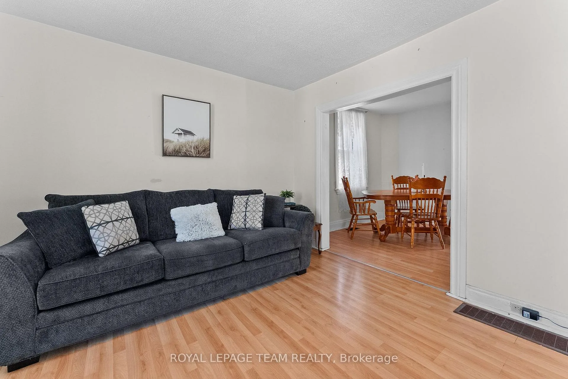 Photo 8 of 113 Queen Street N, Renfrew — HOMEH