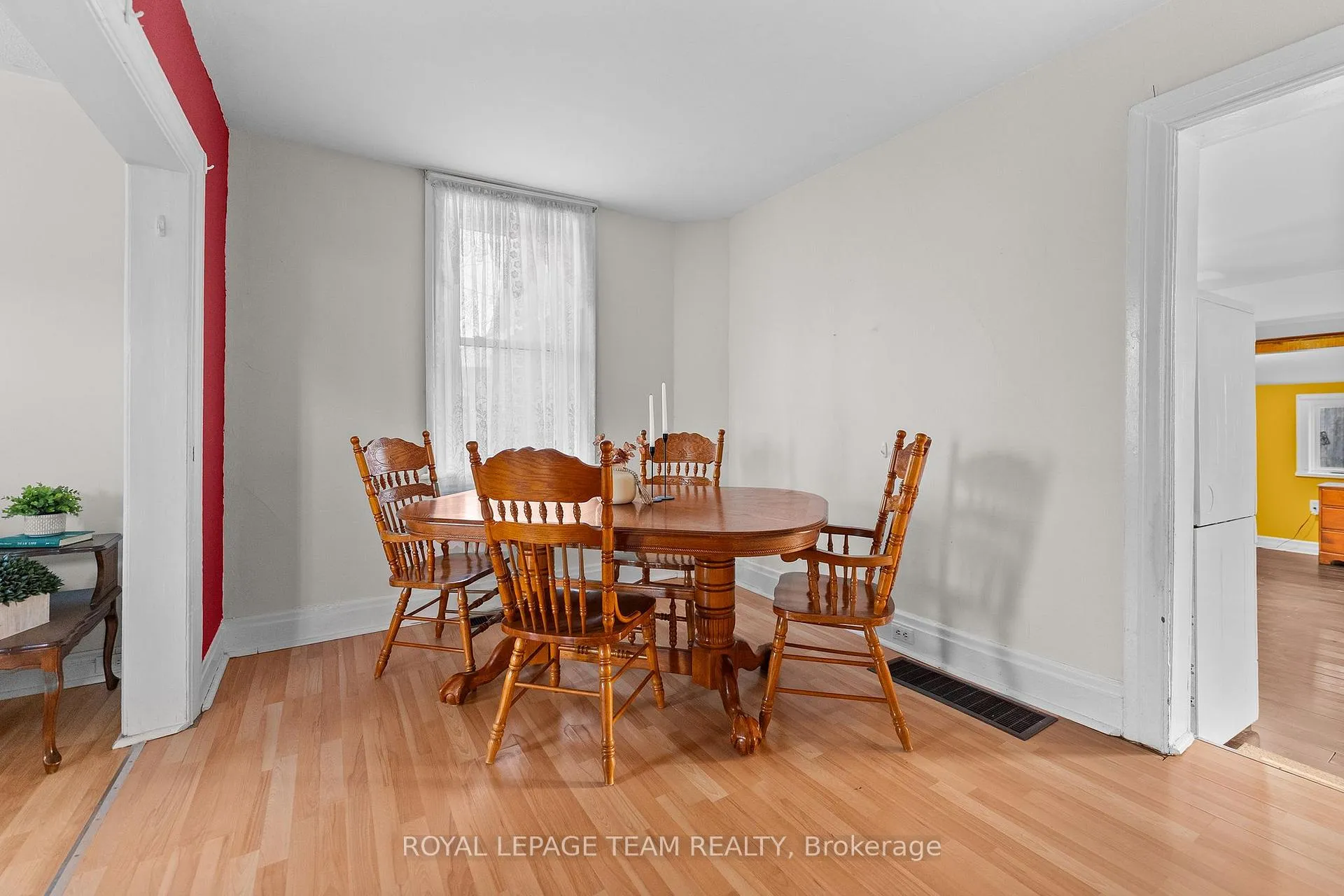Photo 10 of 113 Queen Street N, Renfrew — HOMEH