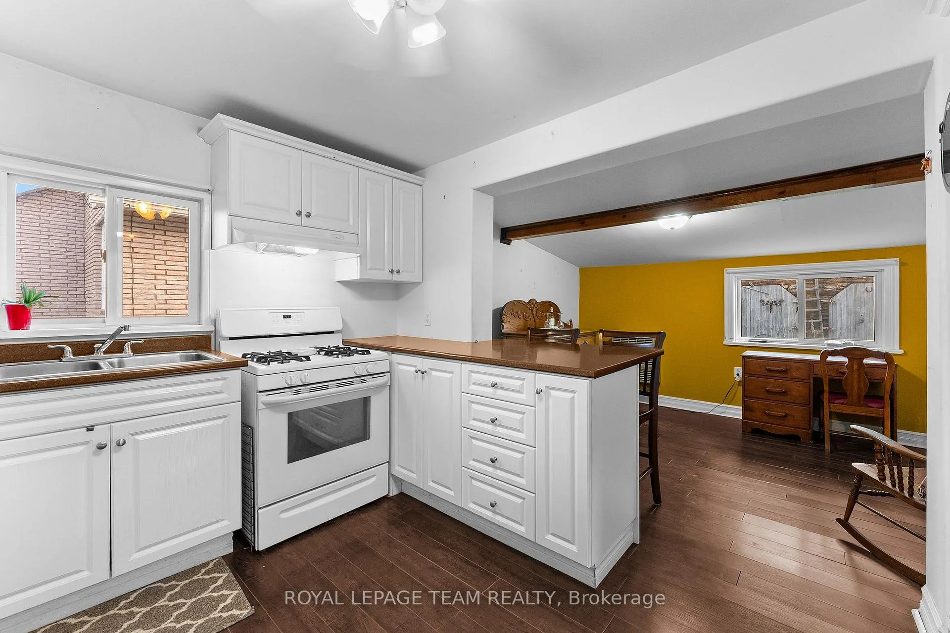 Photo 16 of 113 Queen Street N, Renfrew — HOMEH