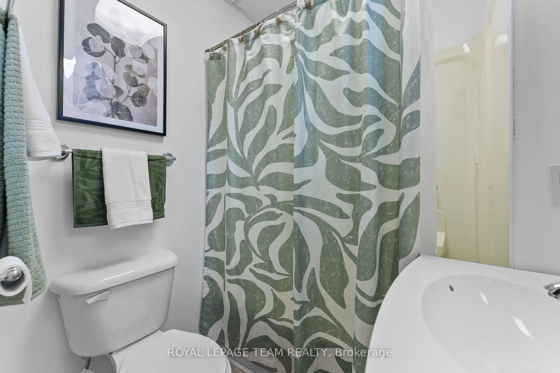Photo 21 of 113 Queen Street N, Renfrew — HOMEH