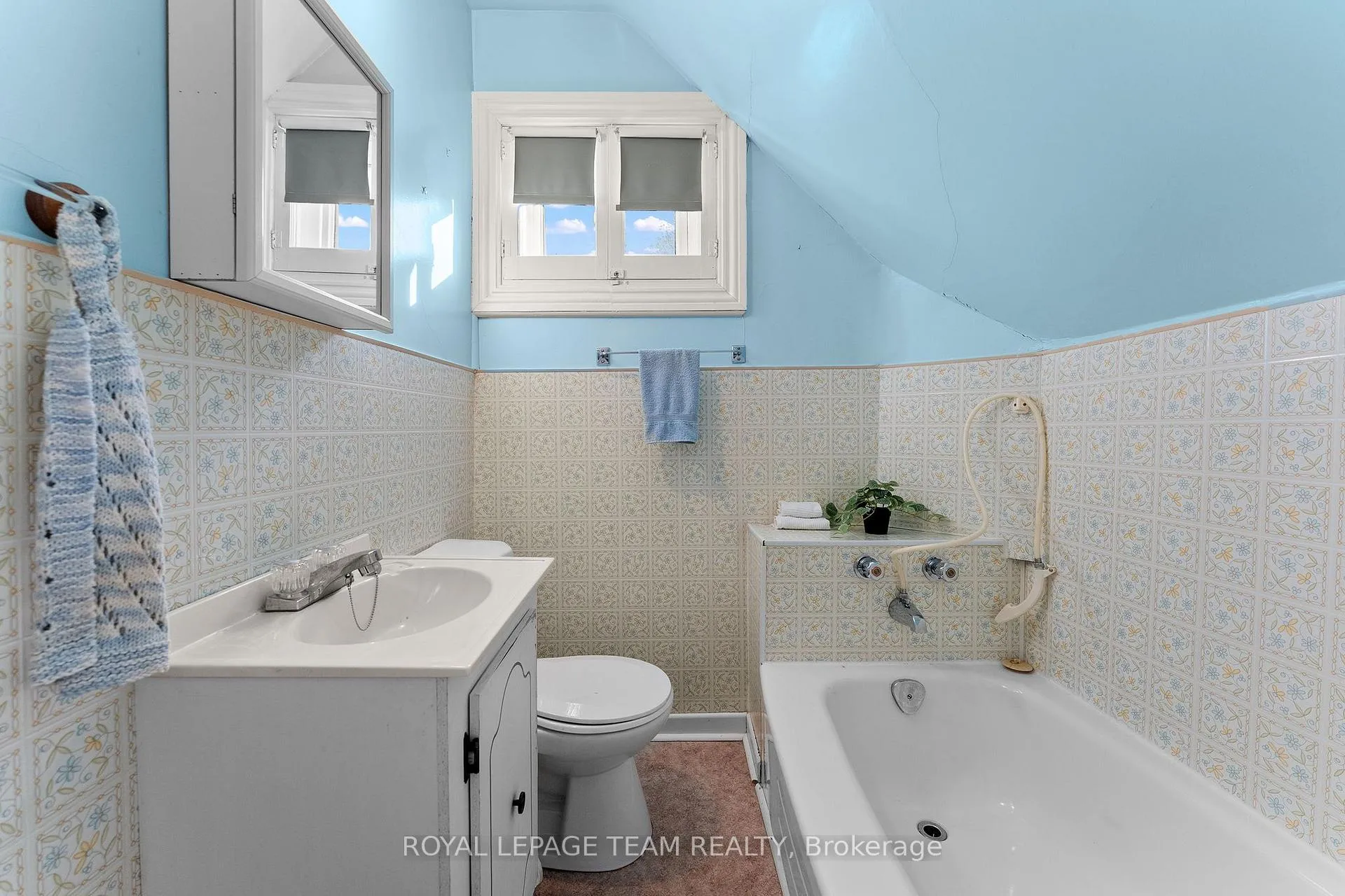 Photo 27 of 113 Queen Street N, Renfrew — HOMEH
