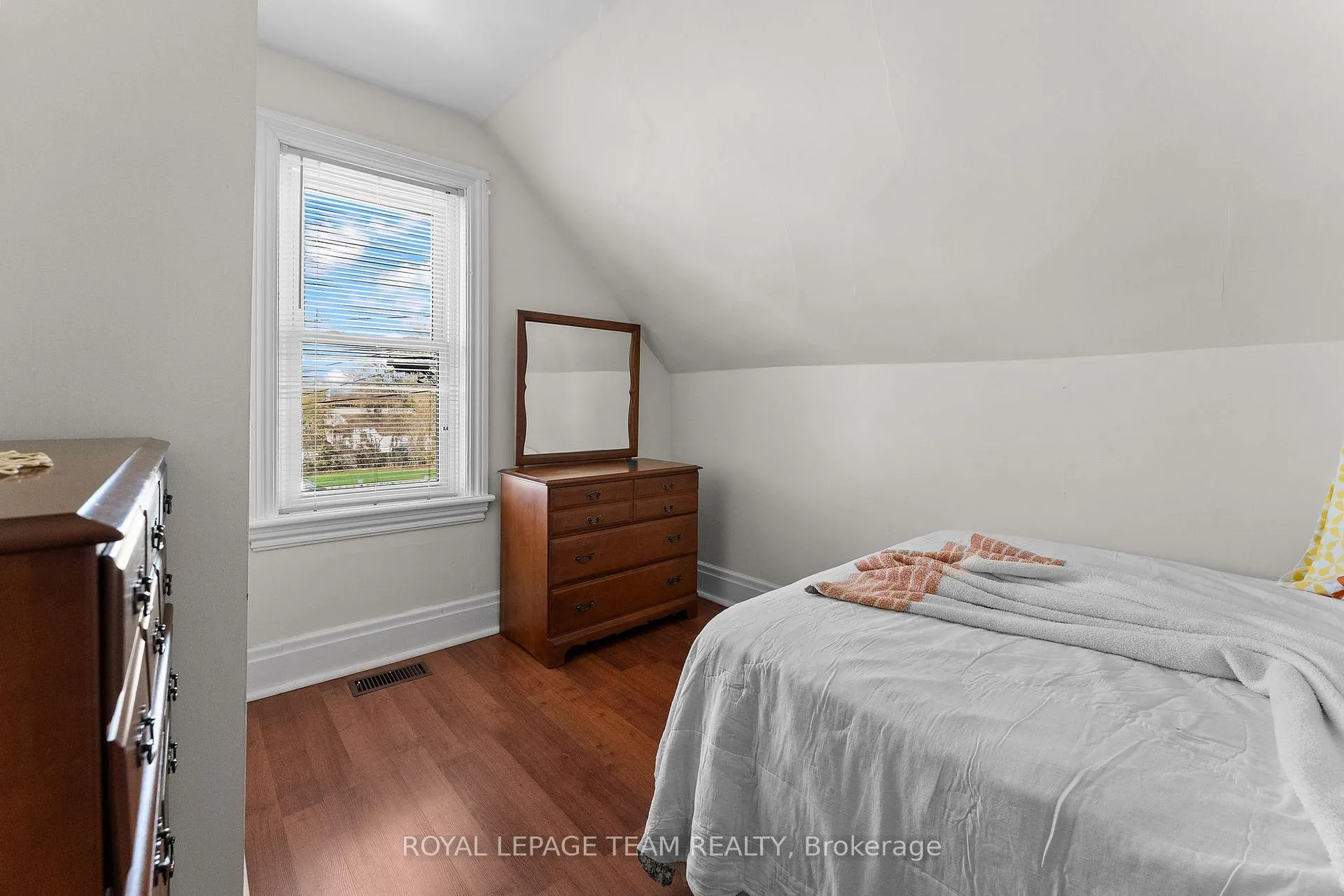 Photo 28 of 113 Queen Street N, Renfrew — HOMEH