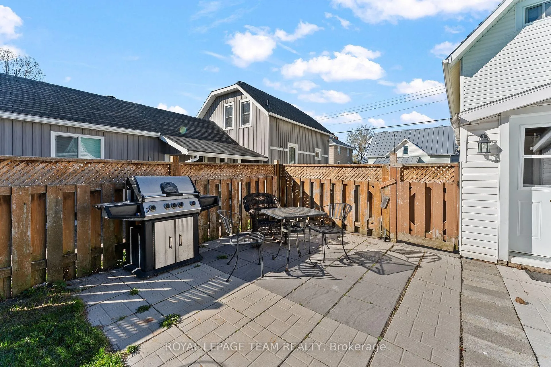 Photo 33 of 113 Queen Street N, Renfrew — HOMEH