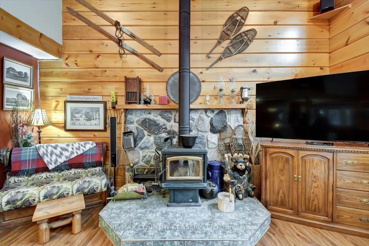 Photo 10 of 29840 62 Highway, Hastings Highlands, Herschel Ward — HOMEH