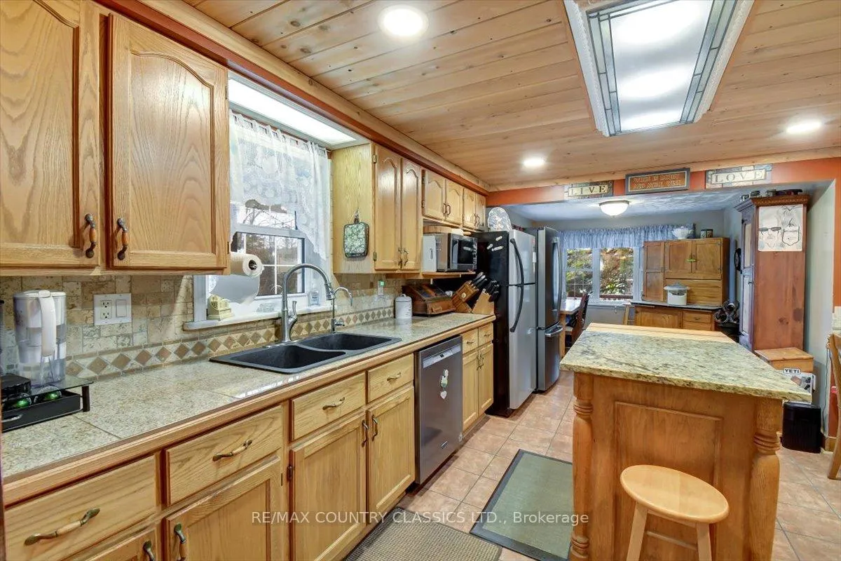 Photo 14 of 29840 62 Highway, Hastings Highlands, Herschel Ward — HOMEH