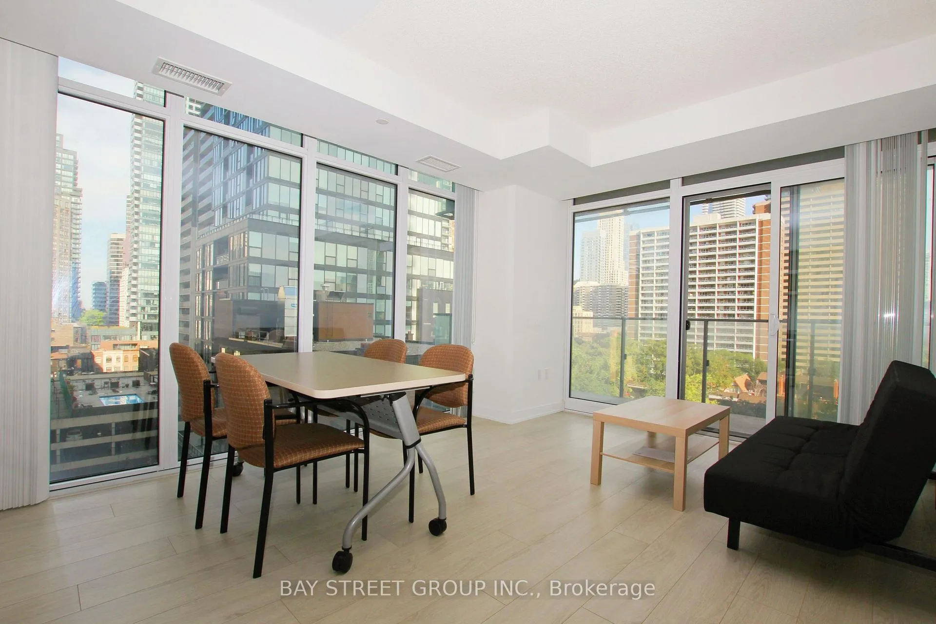 Photo 3 of Unit 1002, 50 Wellesley Street E, Toronto, Church-Yonge Corridor — HOMEH
