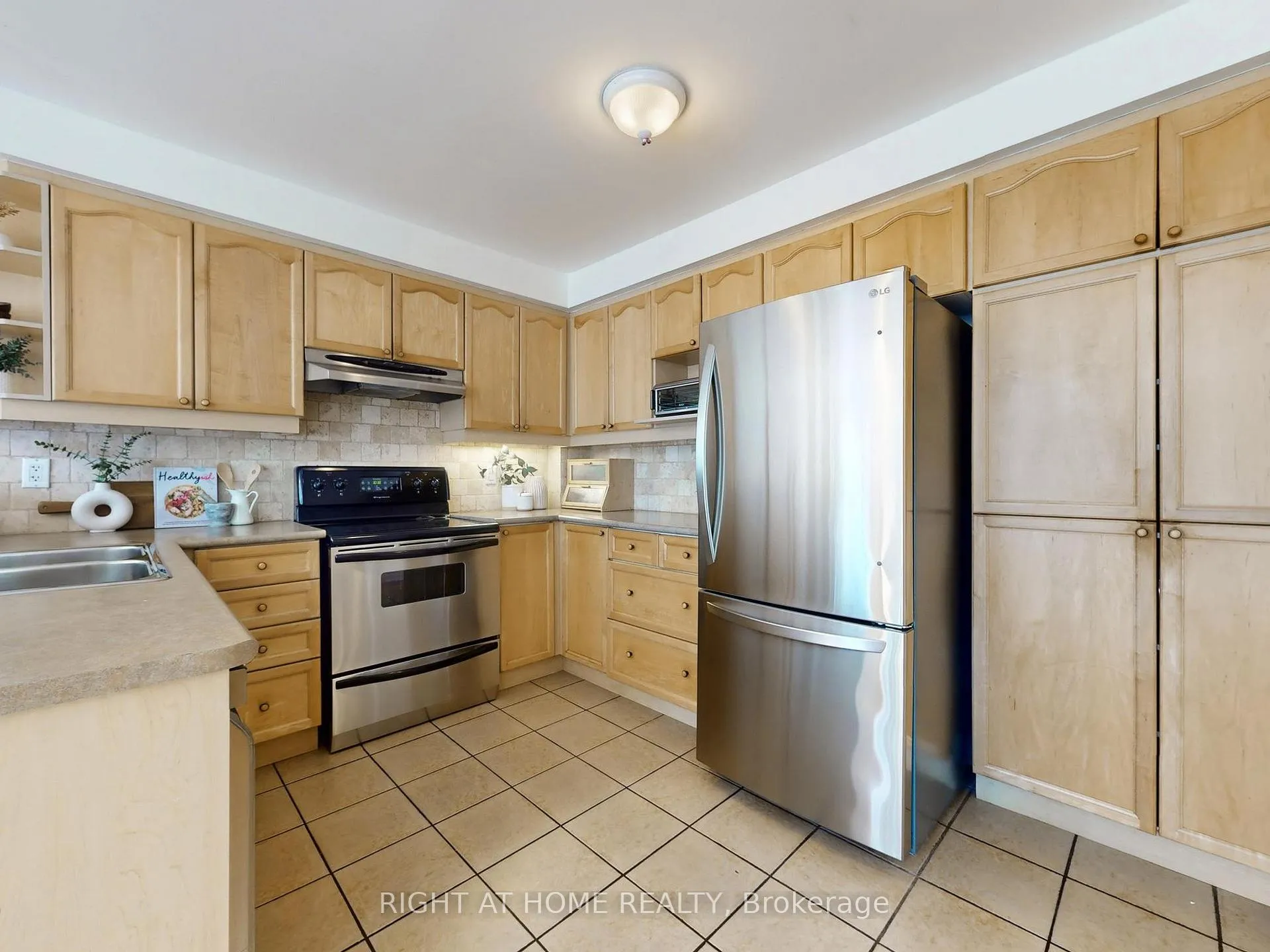 Photo 13 of 1021 Craven Road, Toronto, Greenwood-Coxwell — HOMEH