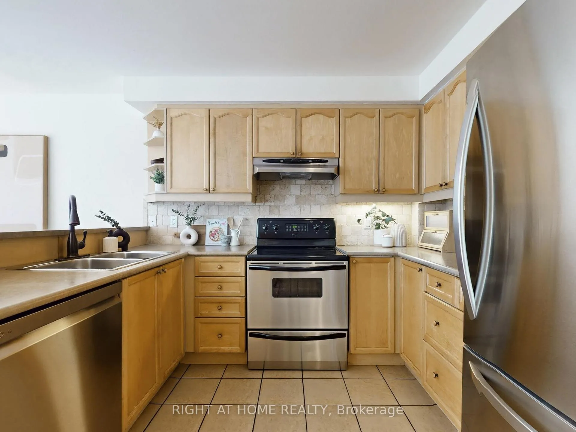 Photo 14 of 1021 Craven Road, Toronto, Greenwood-Coxwell — HOMEH