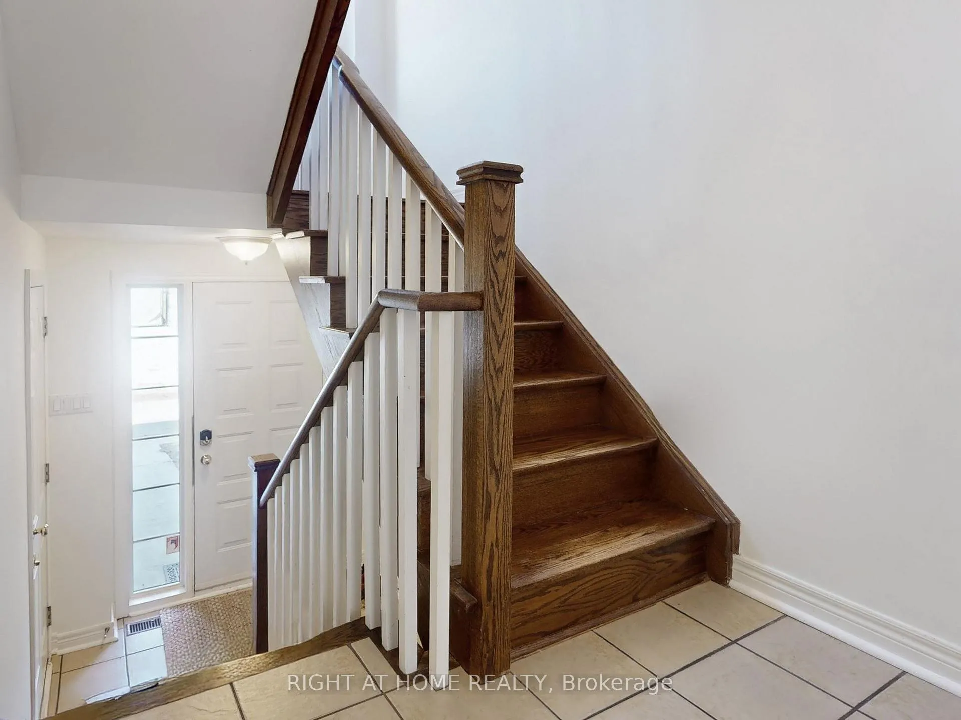 Photo 17 of 1021 Craven Road, Toronto, Greenwood-Coxwell — HOMEH