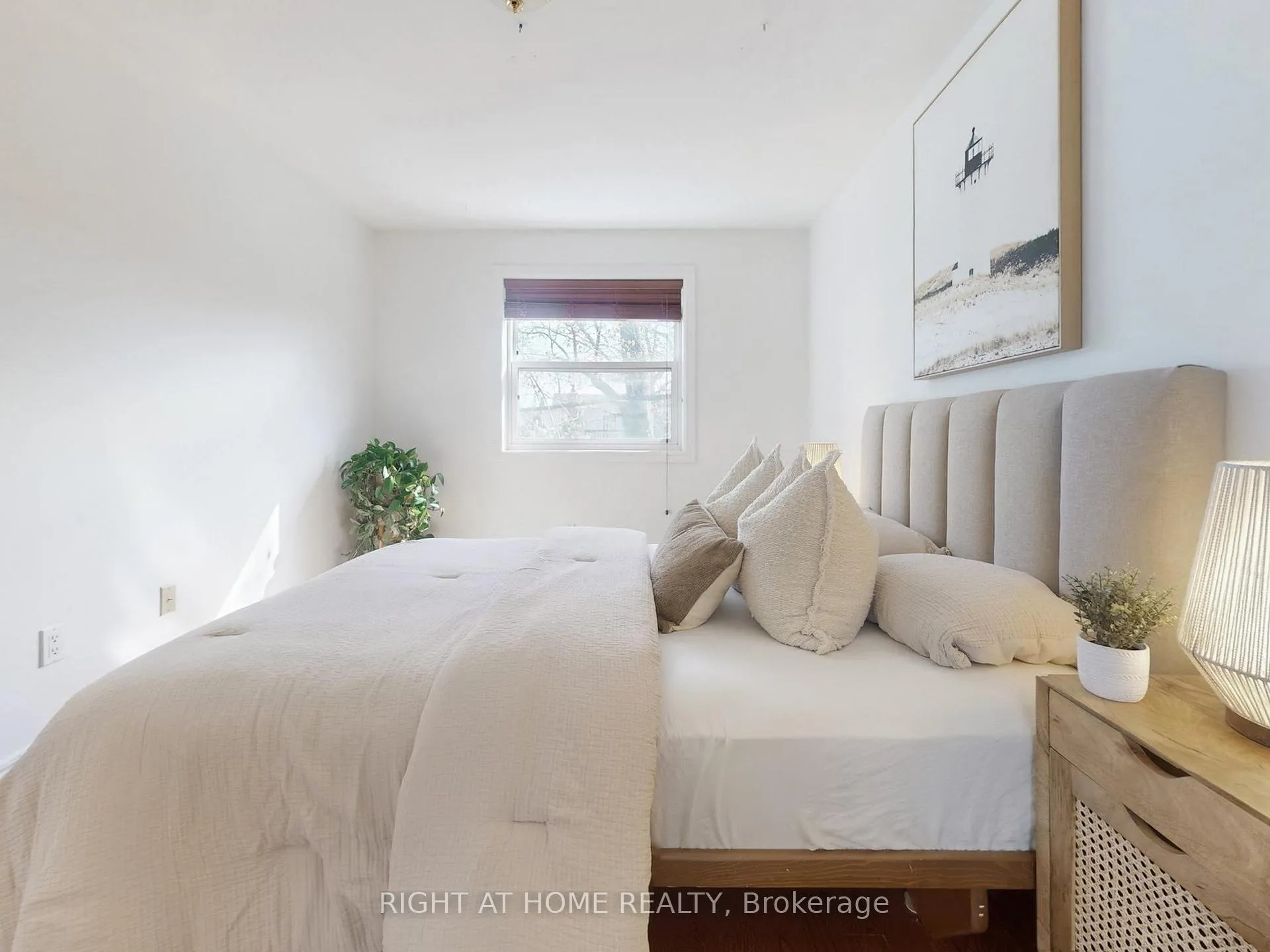 Photo 19 of 1021 Craven Road, Toronto, Greenwood-Coxwell — HOMEH