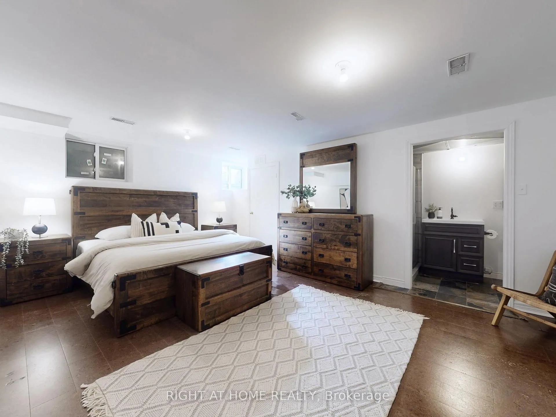 Photo 37 of 1021 Craven Road, Toronto, Greenwood-Coxwell — HOMEH