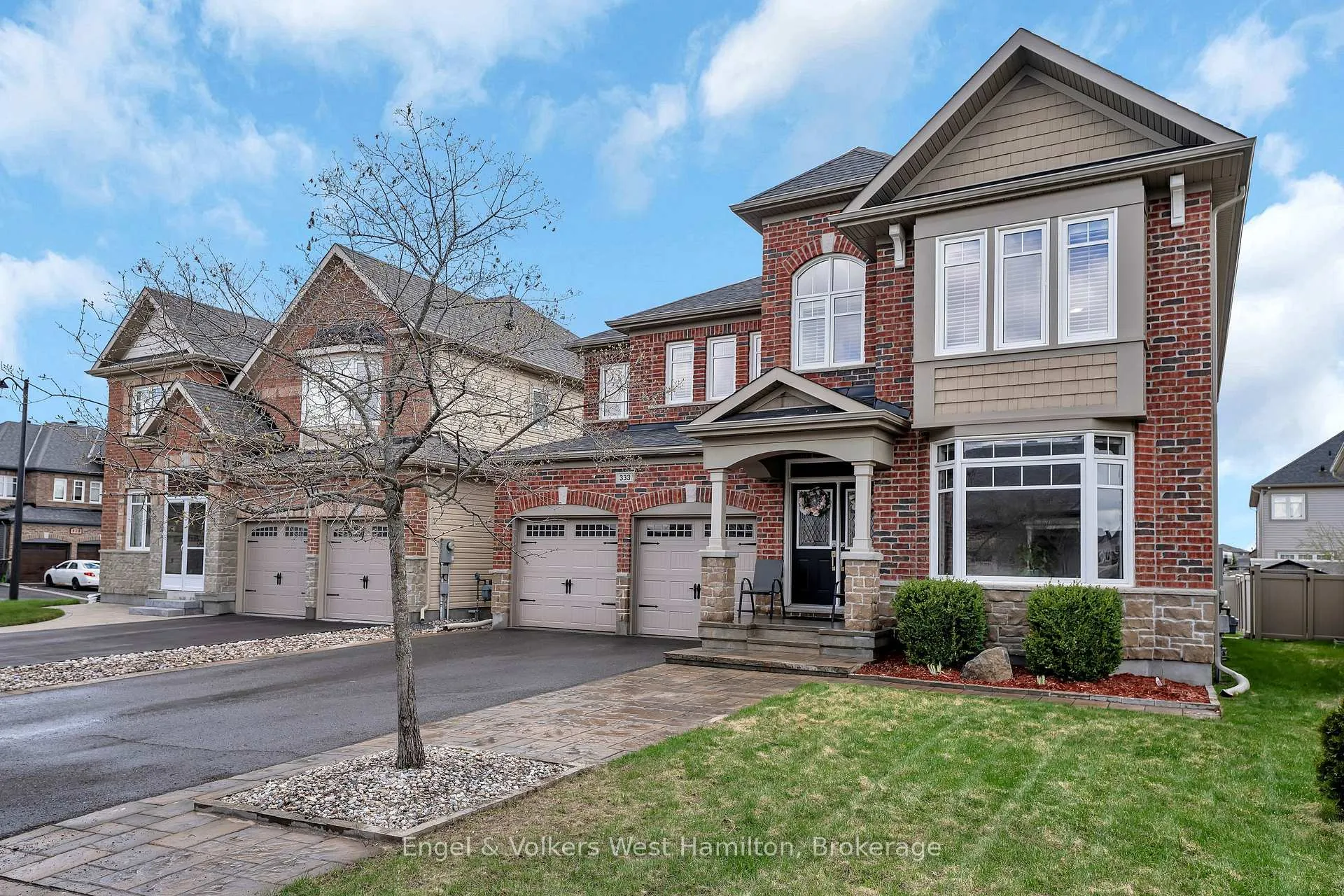 Photo 3 of 333 Percheron Way, Ottawa, Kanata - Emerald Meadows/Trailwest — HOMEH