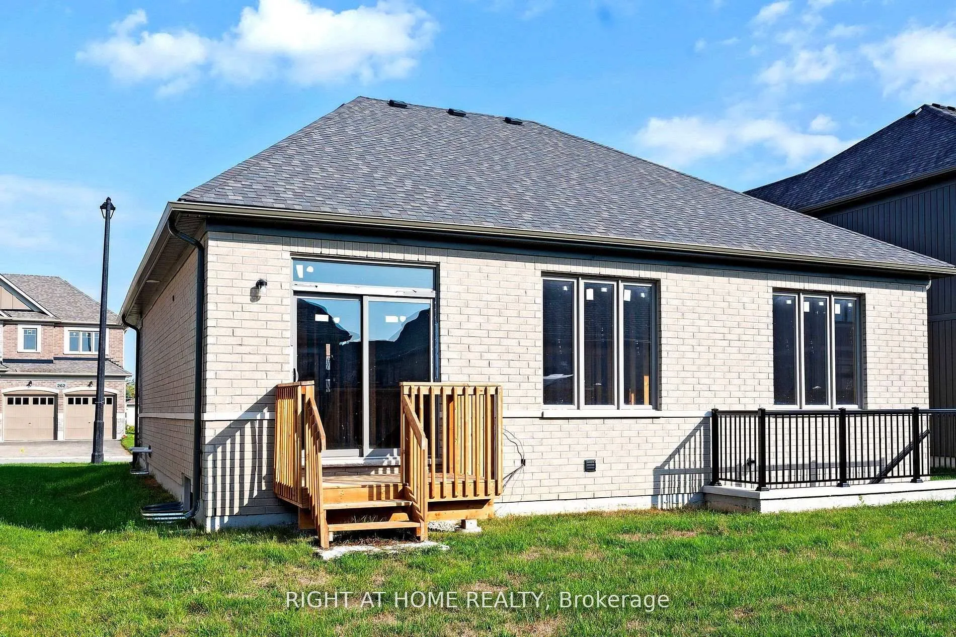 Photo 10 of 265 Wilcox Drive, Clearview, Stayner — HOMEH