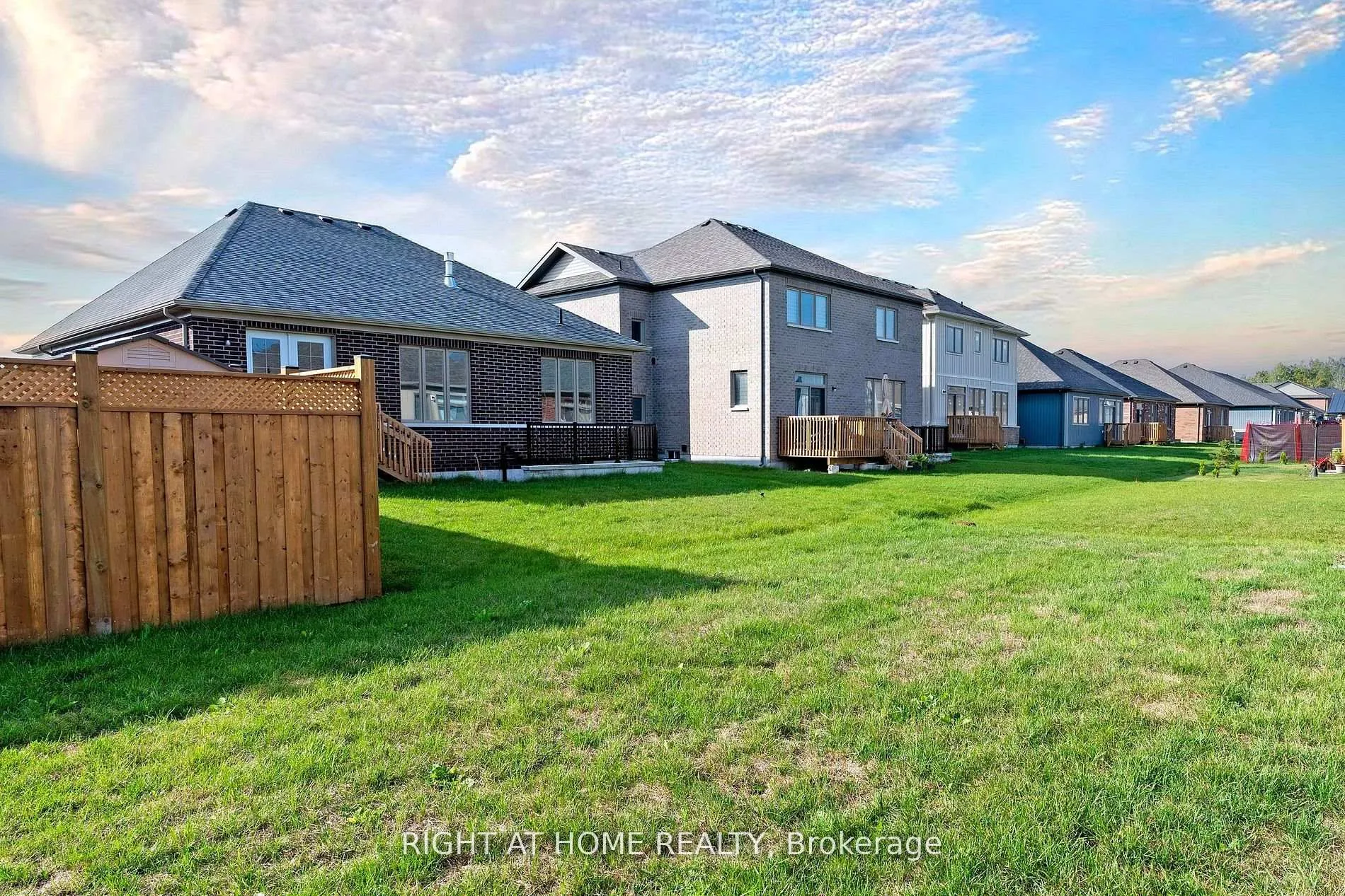 Photo 13 of 265 Wilcox Drive, Clearview, Stayner — HOMEH