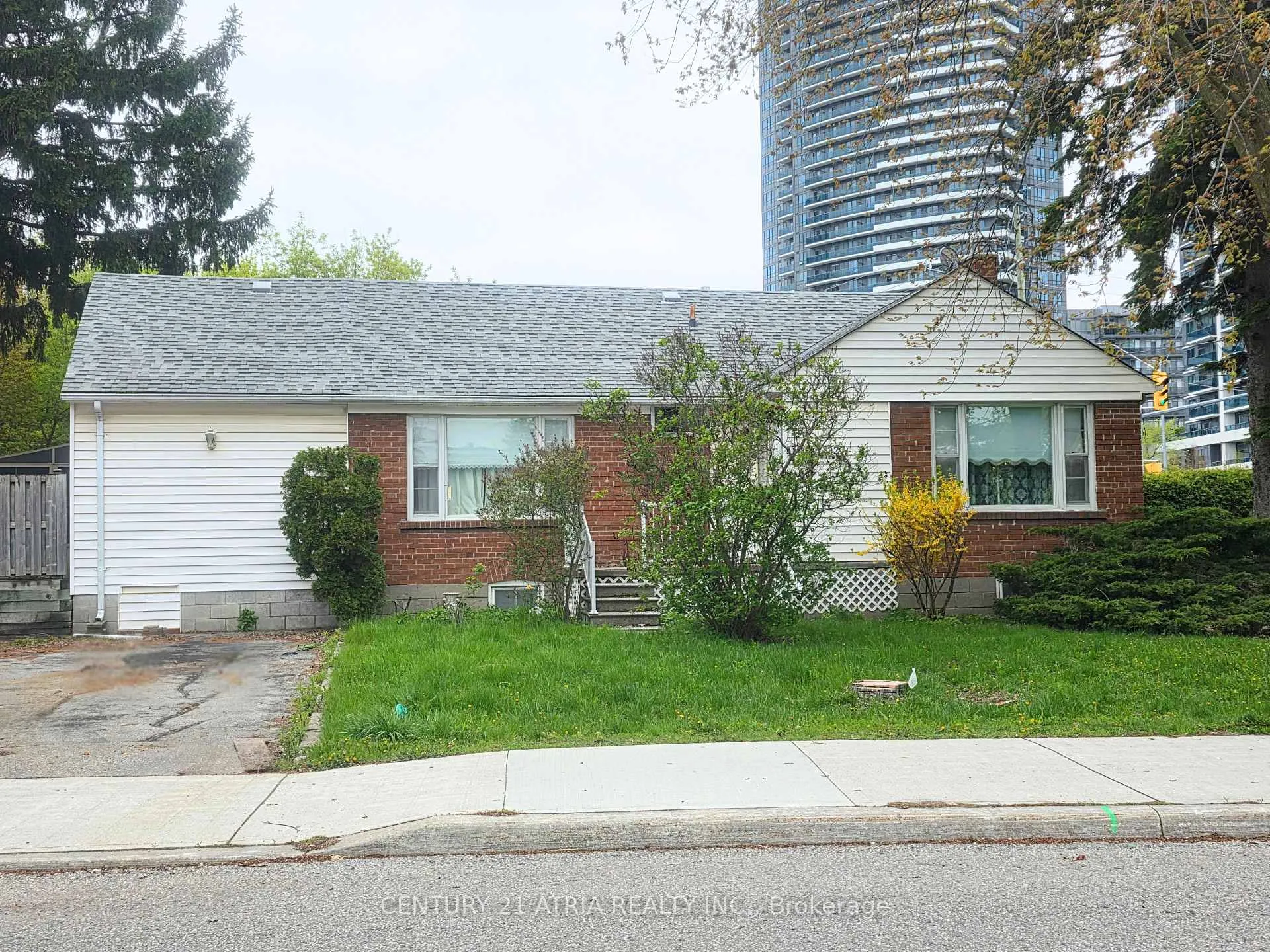 Photo 2 of 32 Meadowview Avenue, Markham, Grandview — HOMEH