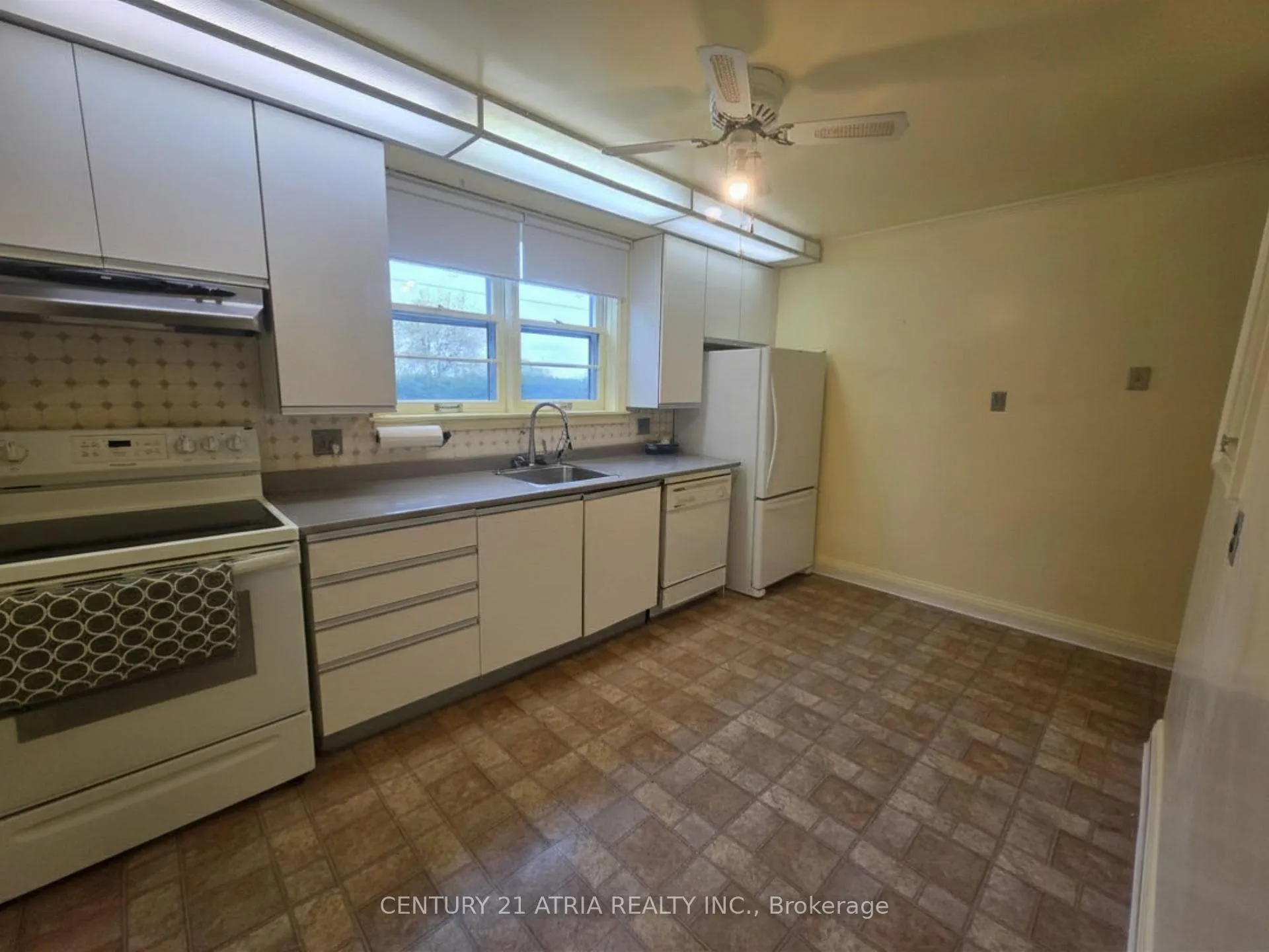 Photo 7 of 32 Meadowview Avenue, Markham, Grandview — HOMEH