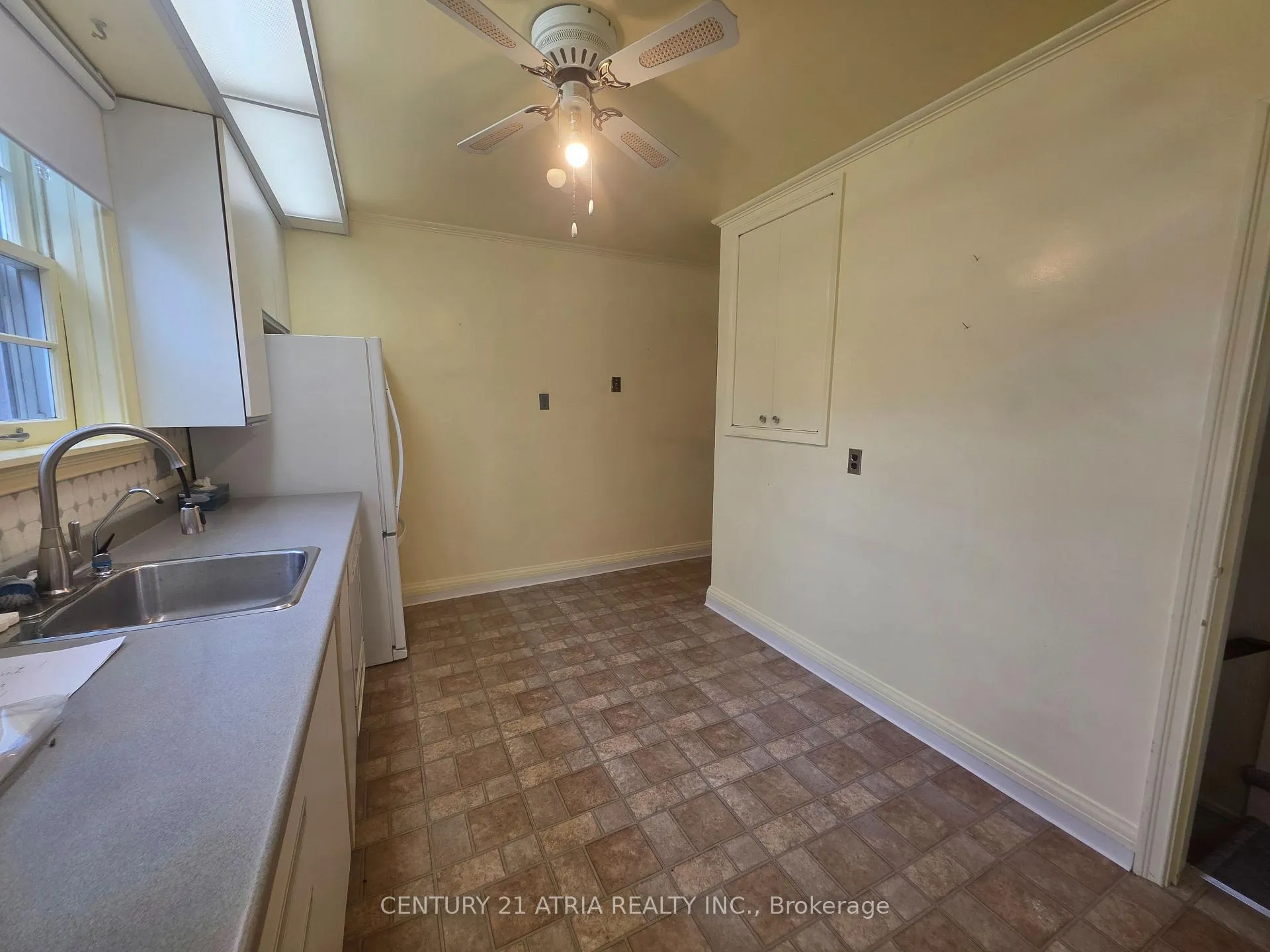 Photo 8 of 32 Meadowview Avenue, Markham, Grandview — HOMEH