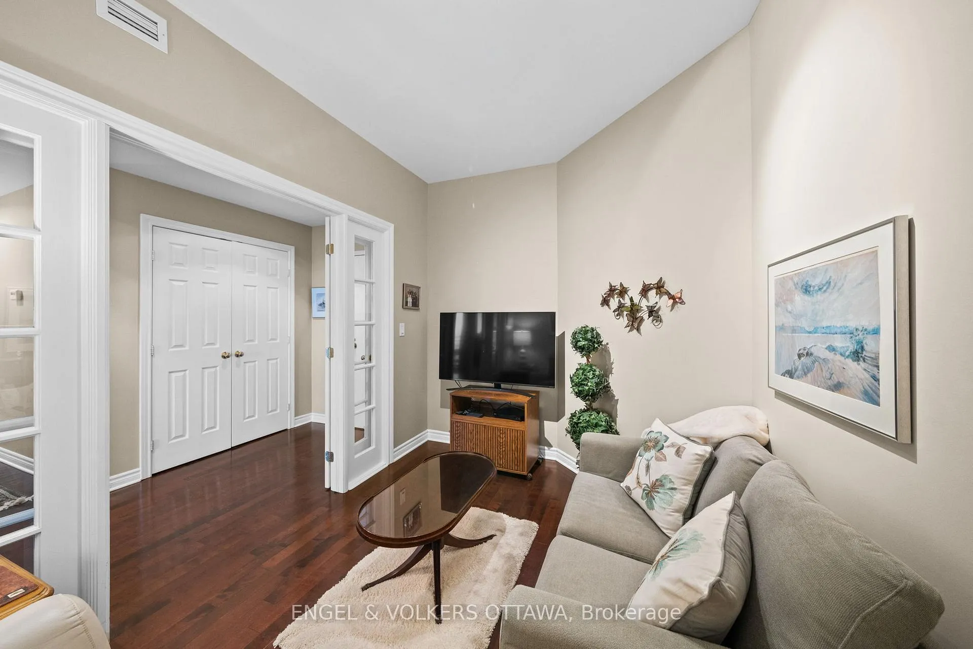 Photo 4 of Unit 1008, 136 Darlington Private, Ottawa, Hunt Club/Western Community — HOMEH