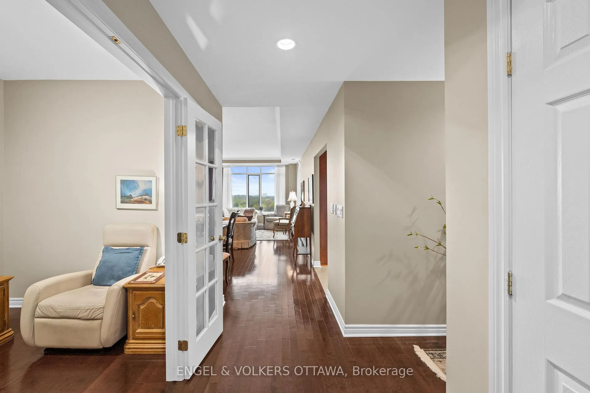 Photo 5 of Unit 1008, 136 Darlington Private, Ottawa, Hunt Club/Western Community — HOMEH